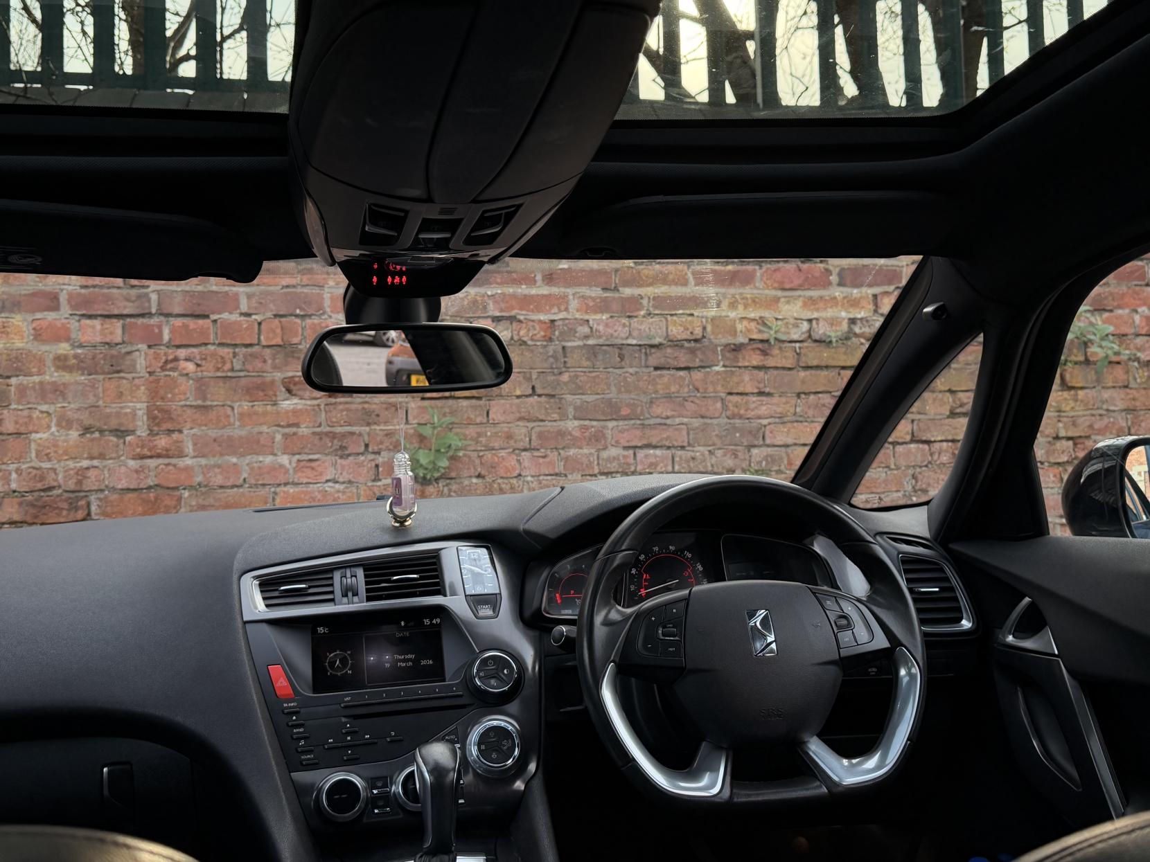 Citroen DS5 2.0 HDi DStyle Hatchback 5dr Diesel Auto Euro 5 (160 ps)