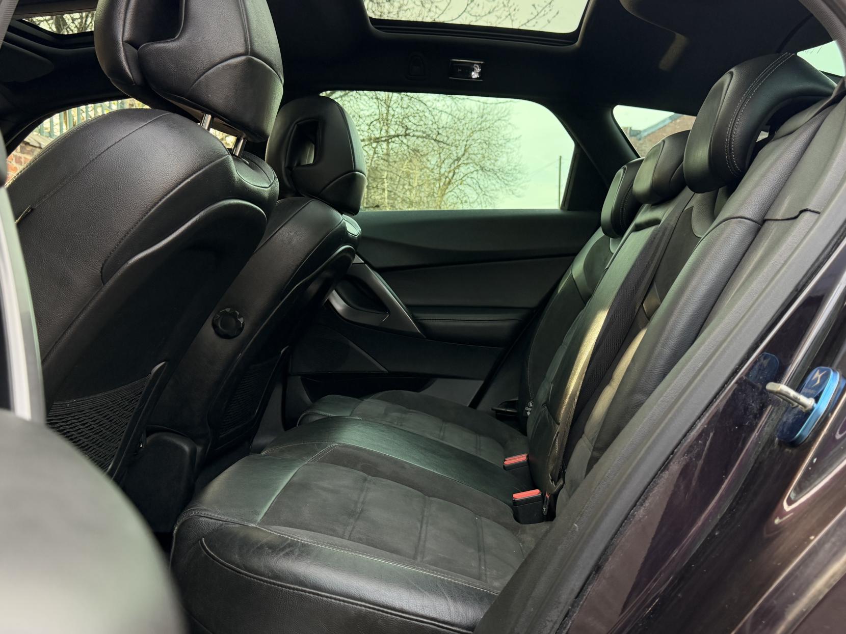 Citroen DS5 2.0 HDi DStyle Hatchback 5dr Diesel Auto Euro 5 (160 ps)