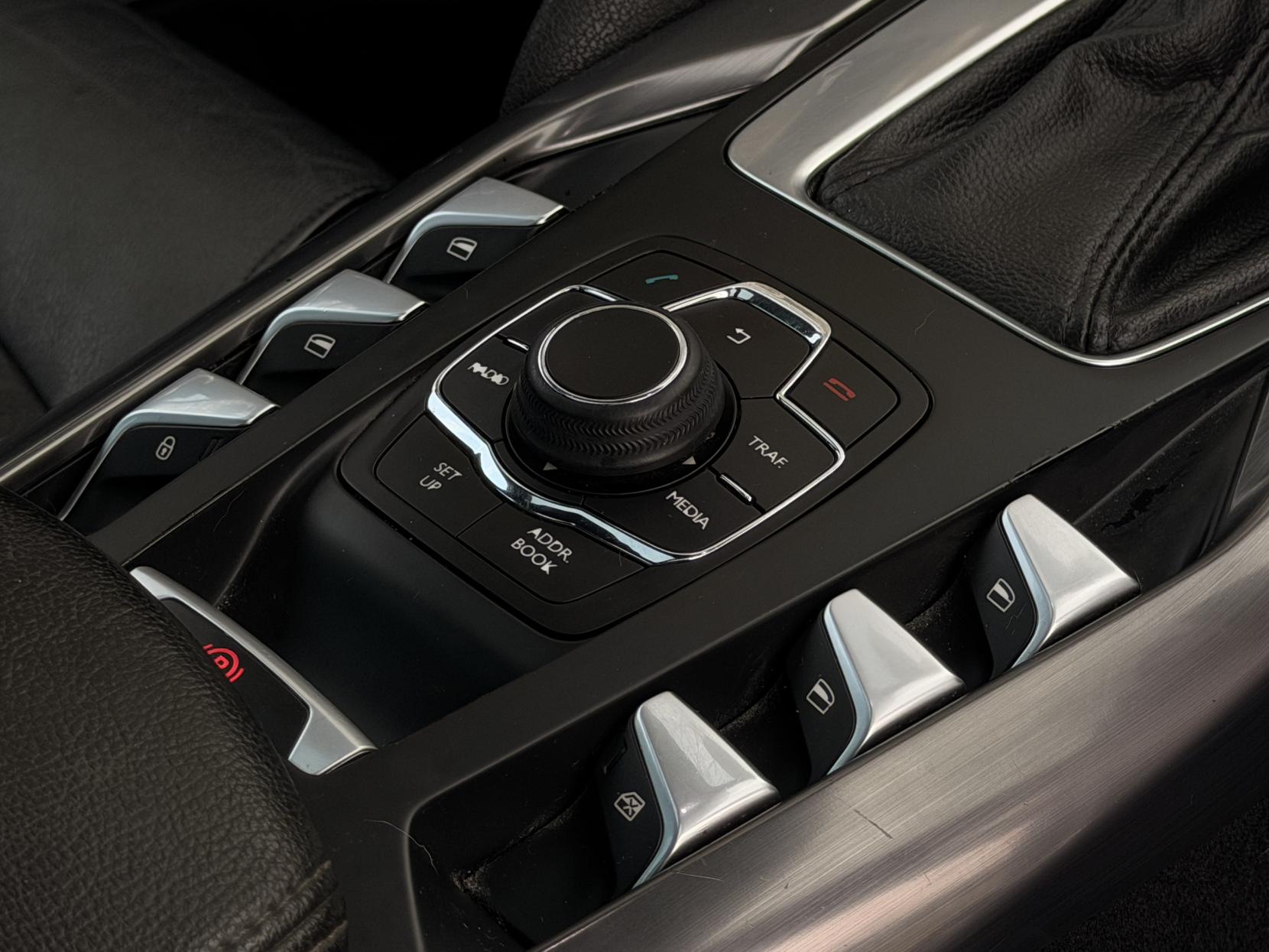 Citroen DS5 2.0 HDi DStyle Hatchback 5dr Diesel Auto Euro 5 (160 ps)