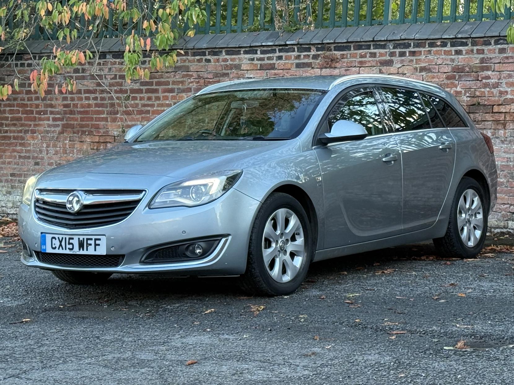 Vauxhall Insignia 2.0 CDTi ecoFLEX SRi Nav Sports Tourer 5dr Diesel Manual Euro 5 (s/s) (140 ps)