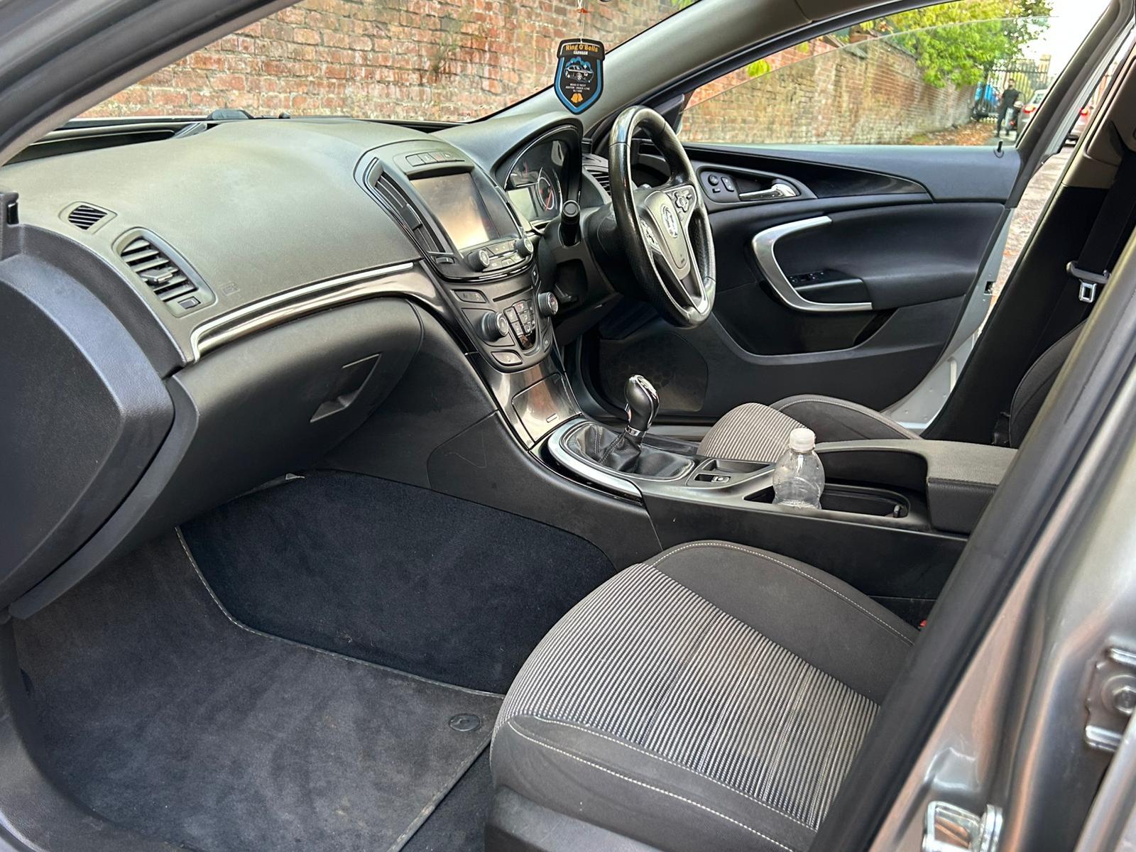 Vauxhall Insignia 2.0 CDTi ecoFLEX SRi Nav Sports Tourer 5dr Diesel Manual Euro 5 (s/s) (140 ps)