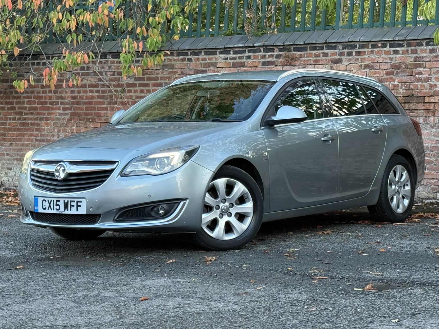 Vauxhall Insignia 2.0 CDTi ecoFLEX SRi Nav Sports Tourer 5dr Diesel Manual Euro 5 (s/s) (140 ps)