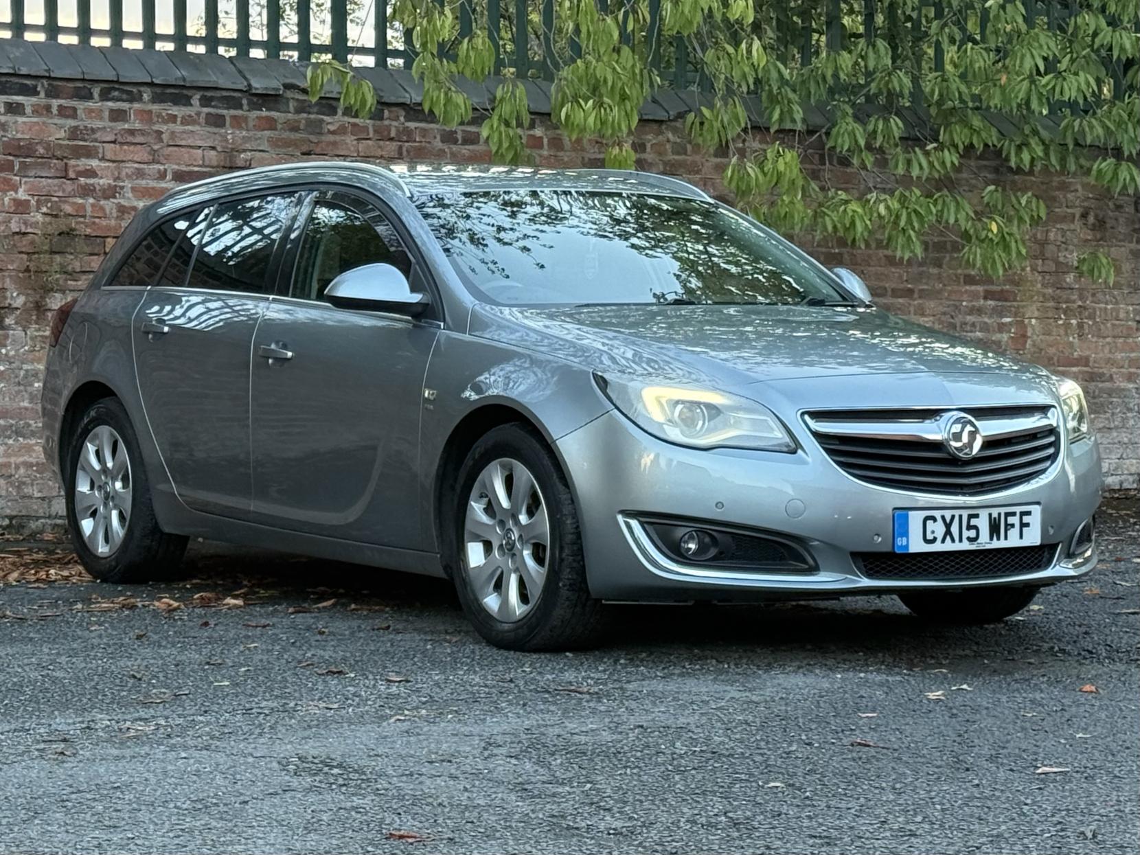 Vauxhall Insignia 2.0 CDTi ecoFLEX SRi Nav Sports Tourer 5dr Diesel Manual Euro 5 (s/s) (140 ps)