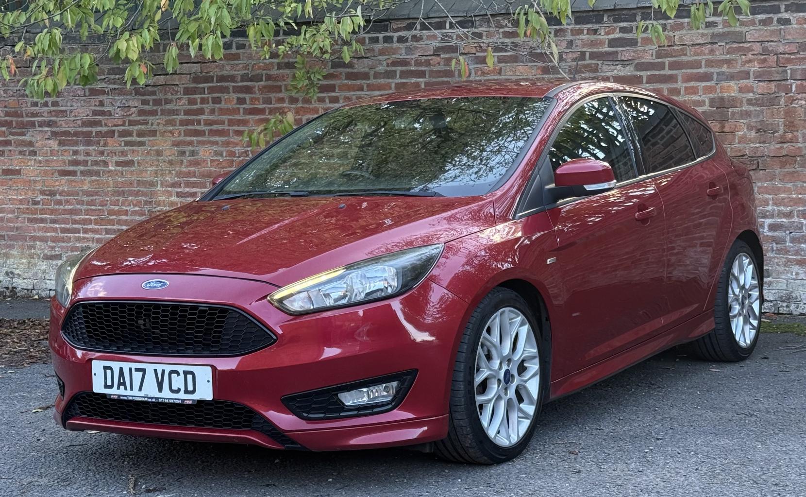 Ford Focus 1.5 TDCi ST-Line Hatchback 5dr Diesel Powershift Euro 6 (s/s) (120 ps)