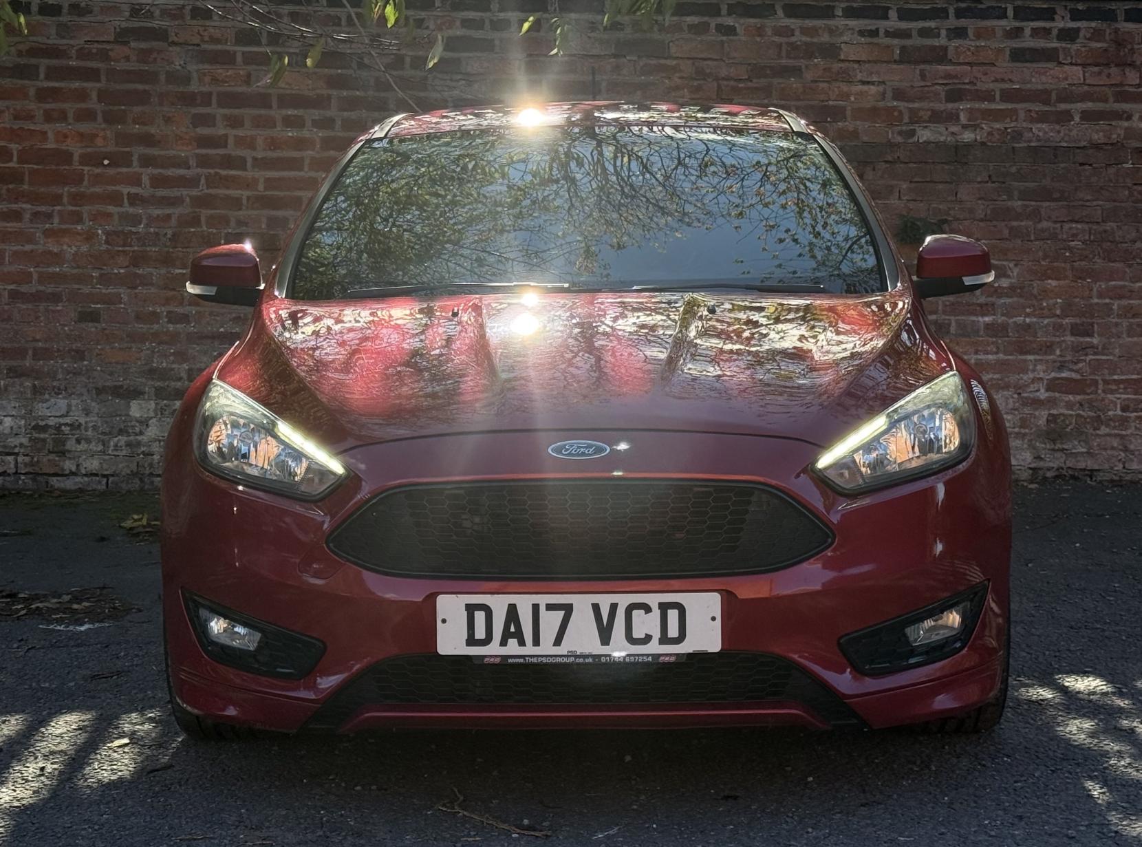 Ford Focus 1.5 TDCi ST-Line Hatchback 5dr Diesel Powershift Euro 6 (s/s) (120 ps)