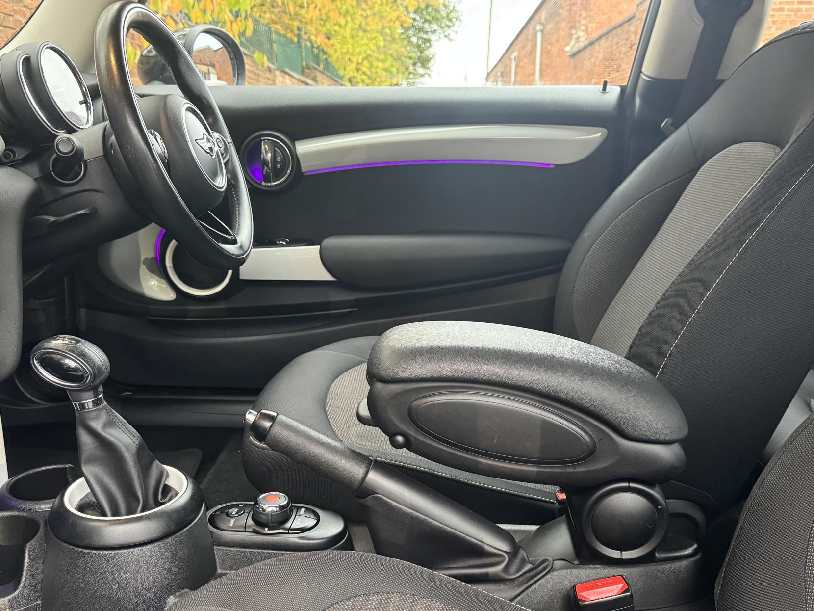 MINI Hatch 1.2 One Hatchback 3dr Petrol Auto Euro 6 (s/s) (102 ps)