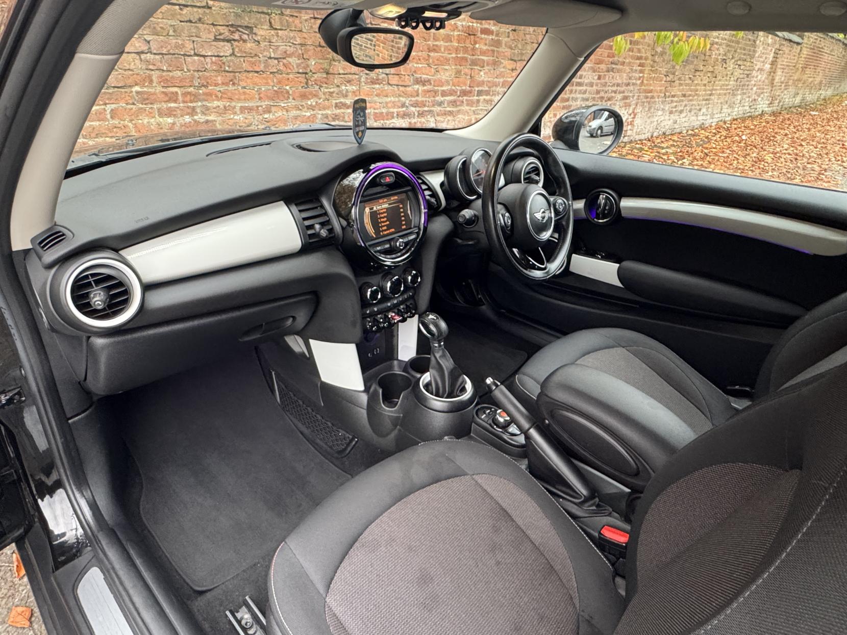 MINI Hatch 1.2 One Hatchback 3dr Petrol Auto Euro 6 (s/s) (102 ps)