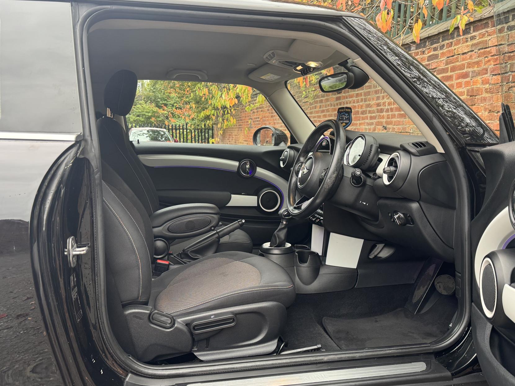 MINI Hatch 1.2 One Hatchback 3dr Petrol Auto Euro 6 (s/s) (102 ps)