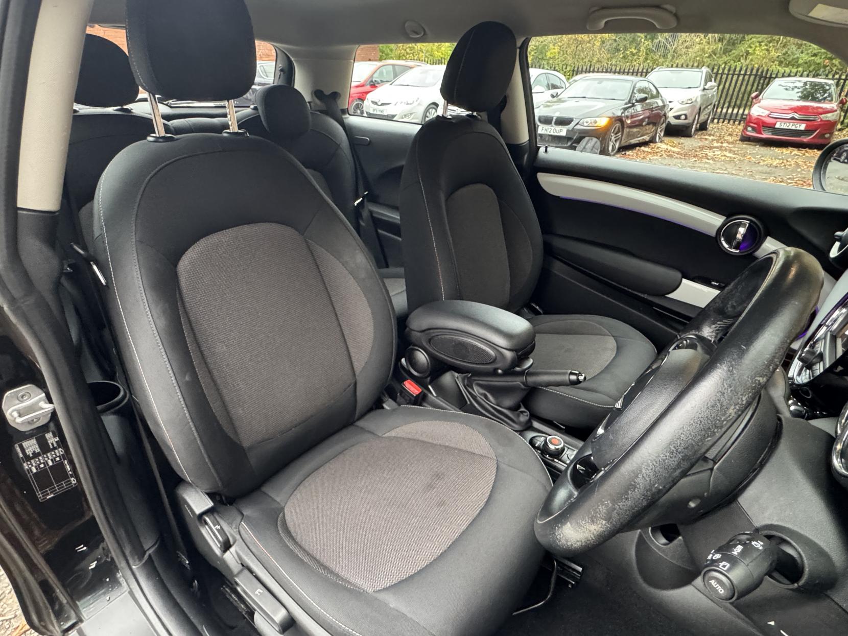 MINI Hatch 1.2 One Hatchback 3dr Petrol Auto Euro 6 (s/s) (102 ps)