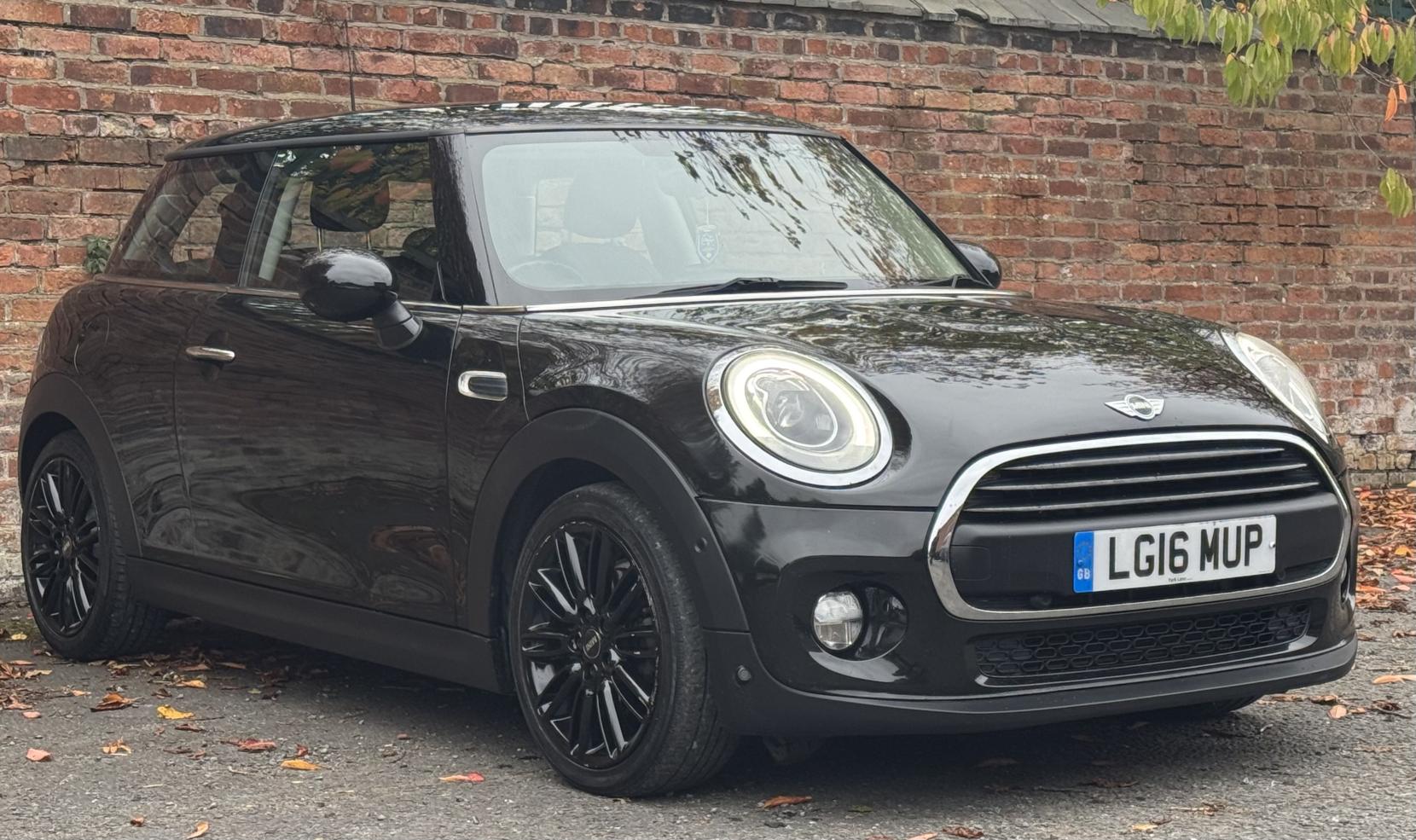 MINI Hatch 1.2 One Hatchback 3dr Petrol Auto Euro 6 (s/s) (102 ps)