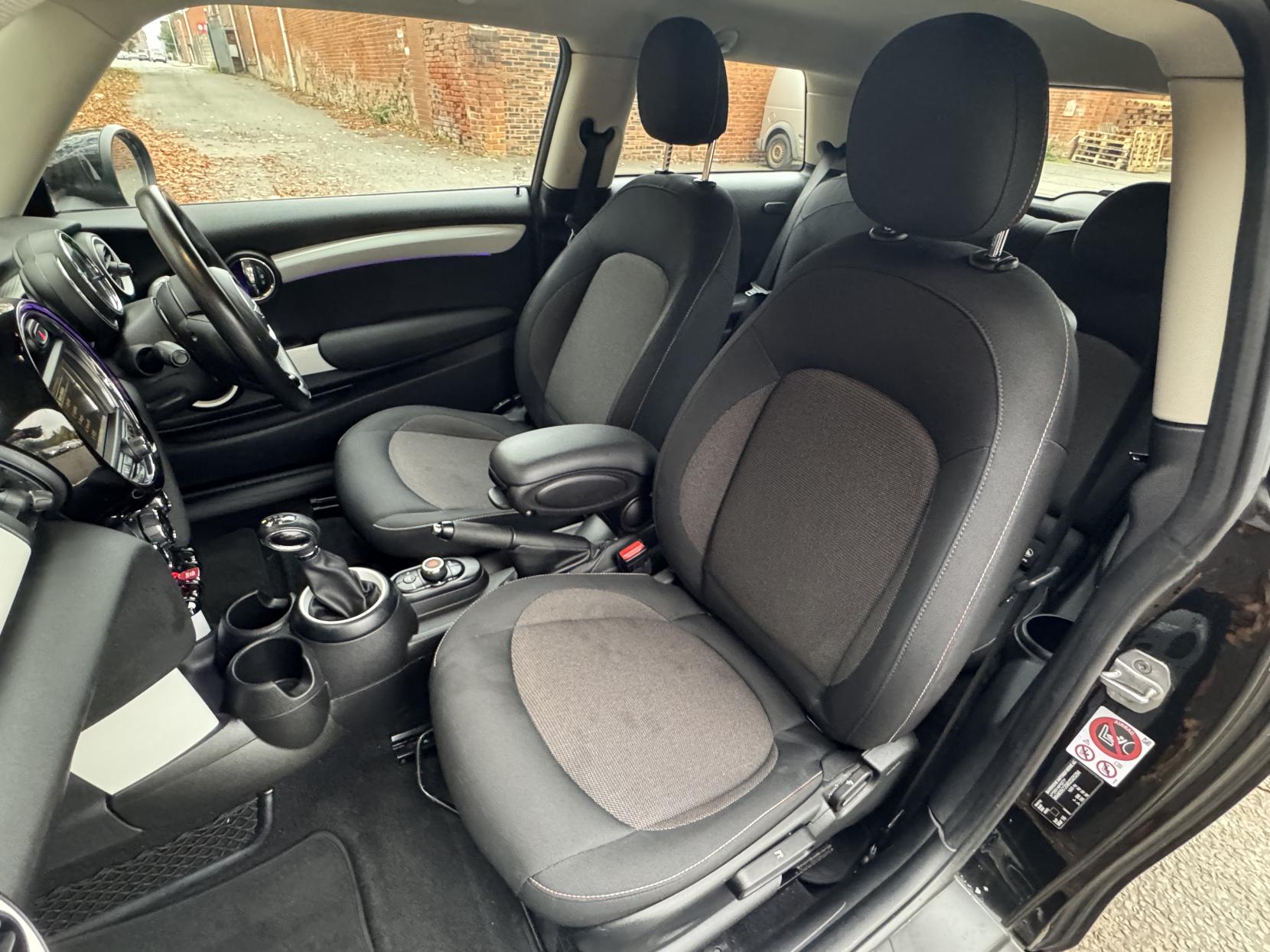 MINI Hatch 1.2 One Hatchback 3dr Petrol Auto Euro 6 (s/s) (102 ps)