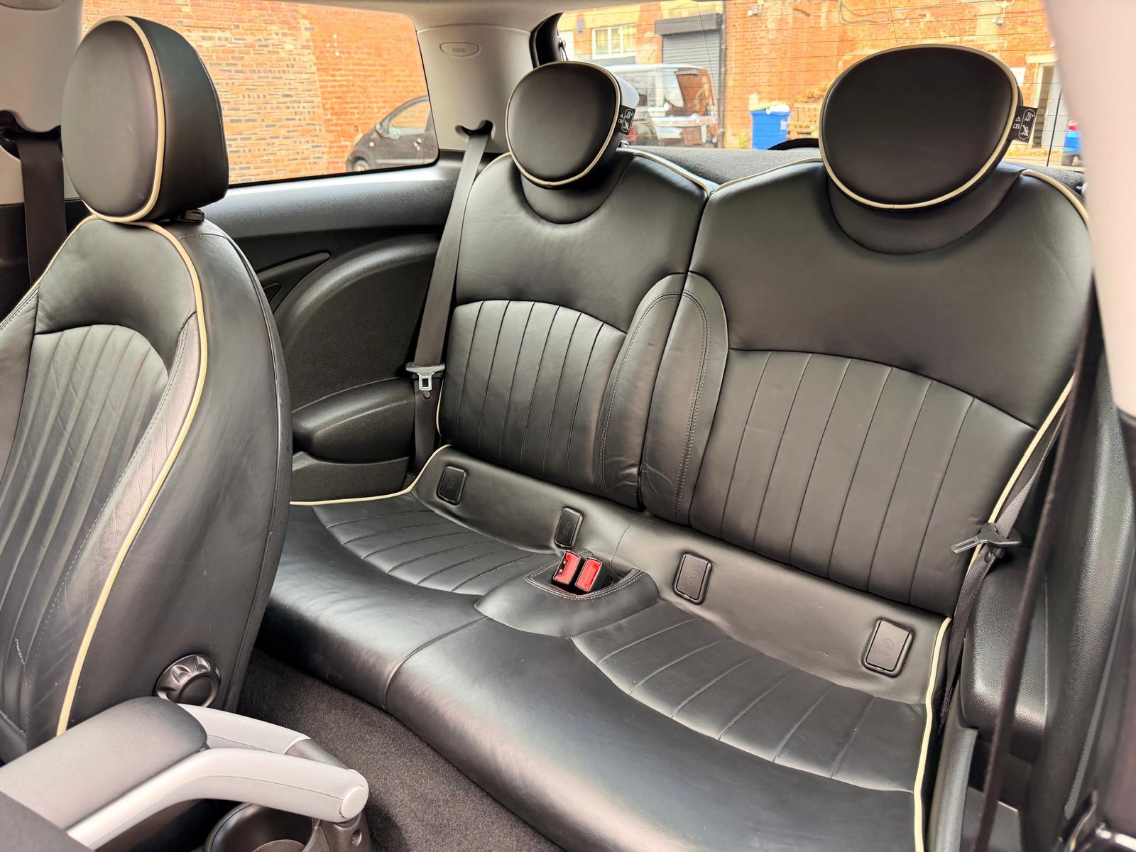 MINI Hatch 1.6 Cooper Hatchback 3dr Petrol Steptronic Euro 4 (120 ps)