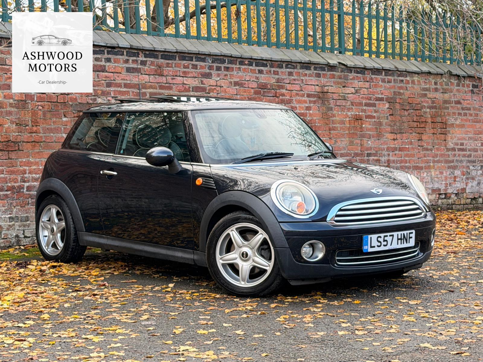 MINI Hatch 1.6 Cooper Hatchback 3dr Petrol Steptronic Euro 4 (120 ps)