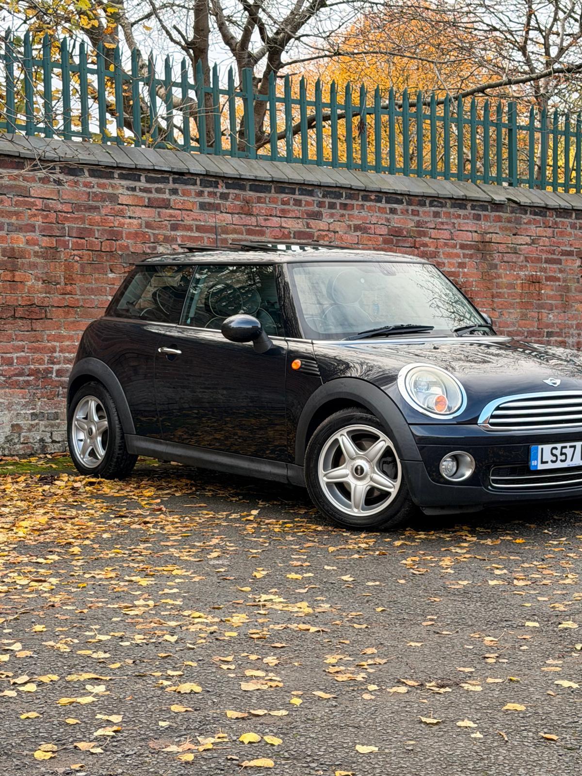 MINI Hatch 1.6 Cooper Hatchback 3dr Petrol Steptronic Euro 4 (120 ps)