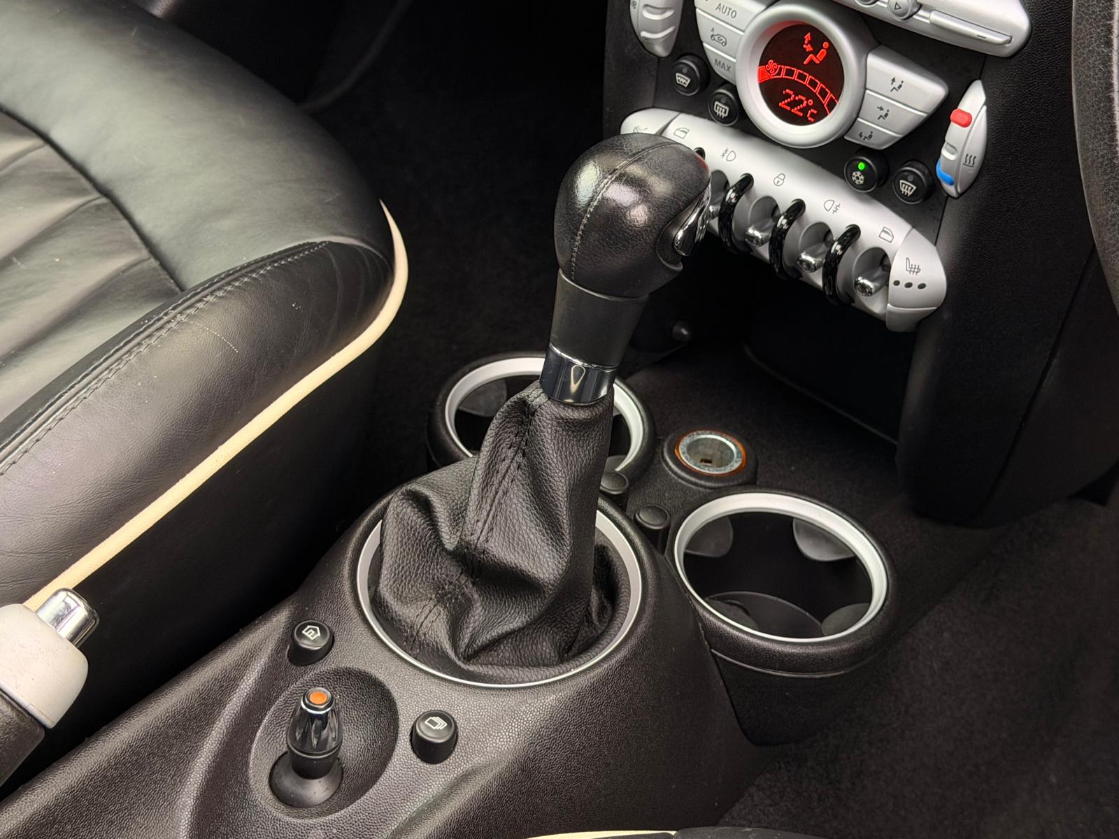 MINI Hatch 1.6 Cooper Hatchback 3dr Petrol Steptronic Euro 4 (120 ps)