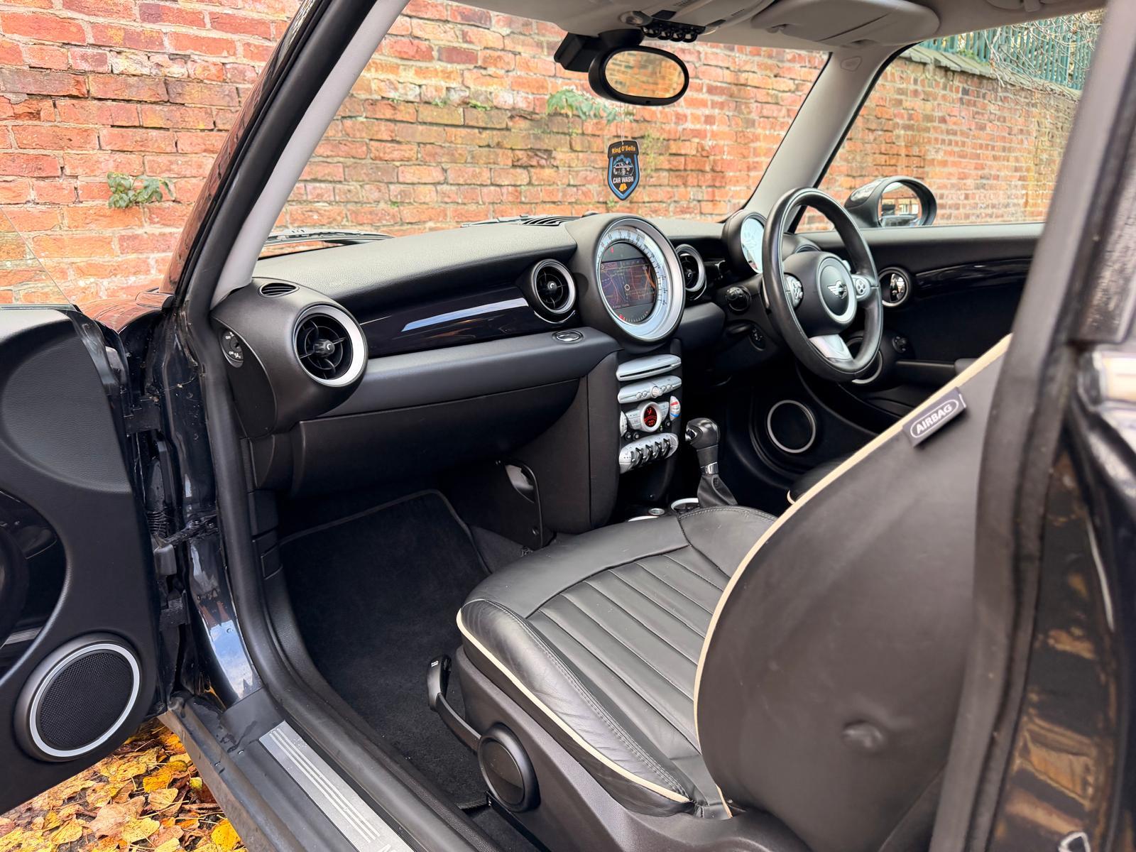 MINI Hatch 1.6 Cooper Hatchback 3dr Petrol Steptronic Euro 4 (120 ps)