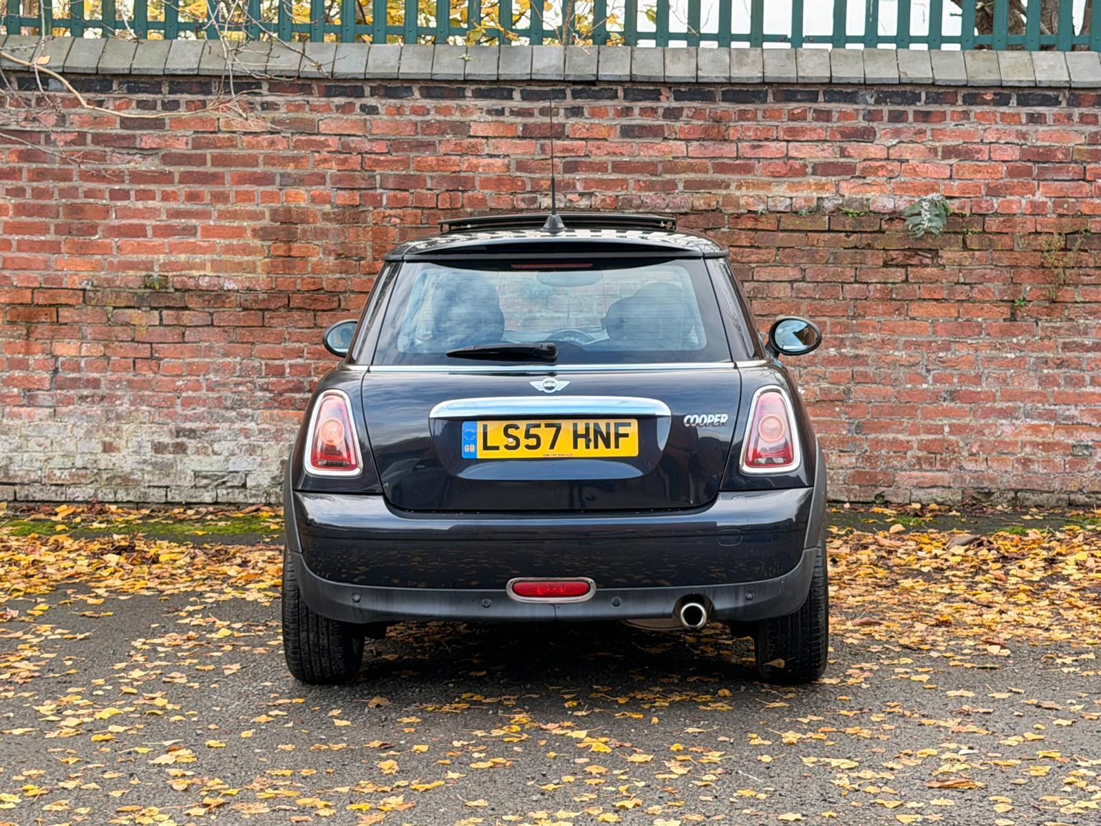 MINI Hatch 1.6 Cooper Hatchback 3dr Petrol Steptronic Euro 4 (120 ps)