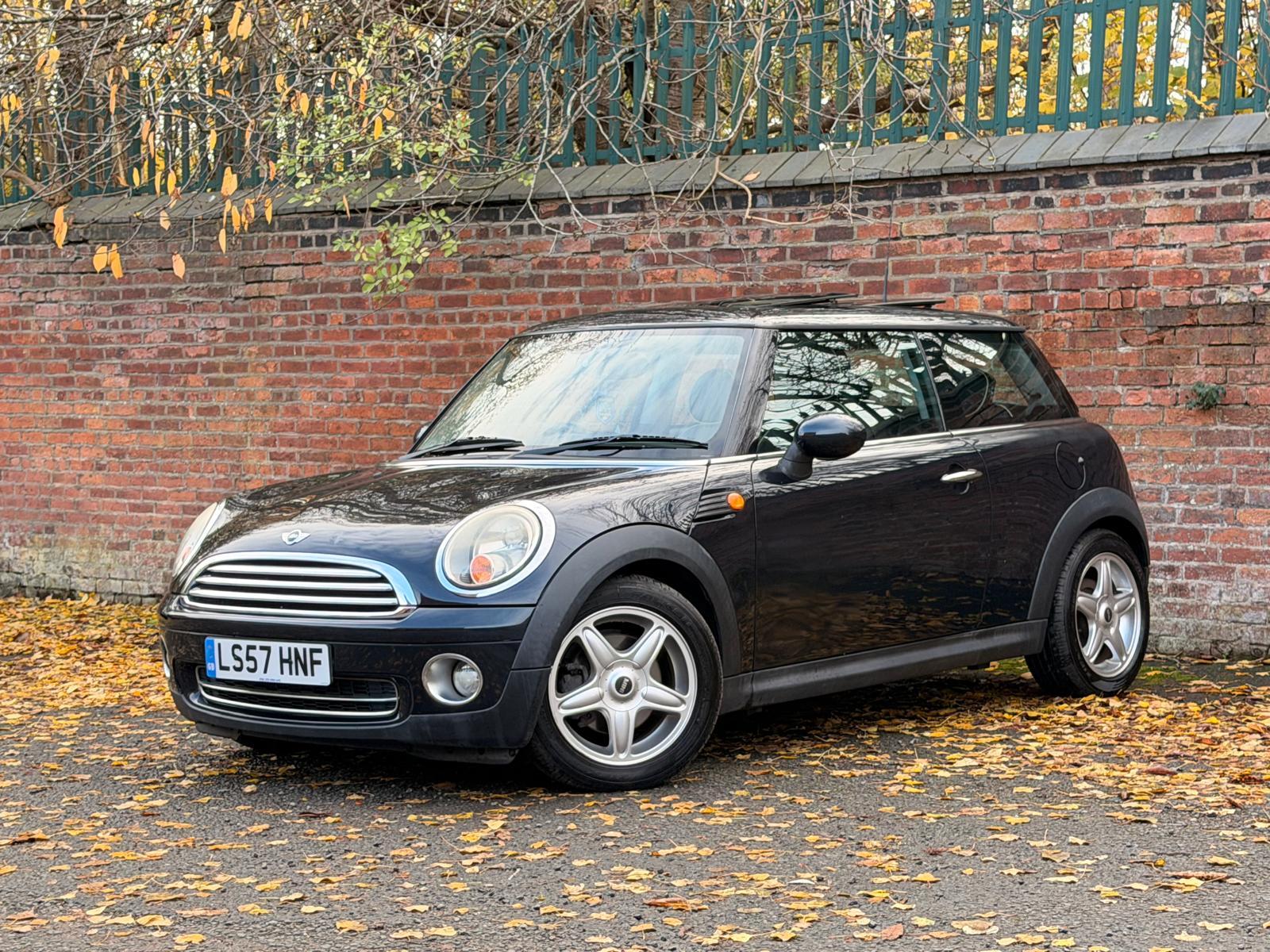 MINI Hatch 1.6 Cooper Hatchback 3dr Petrol Steptronic Euro 4 (120 ps)