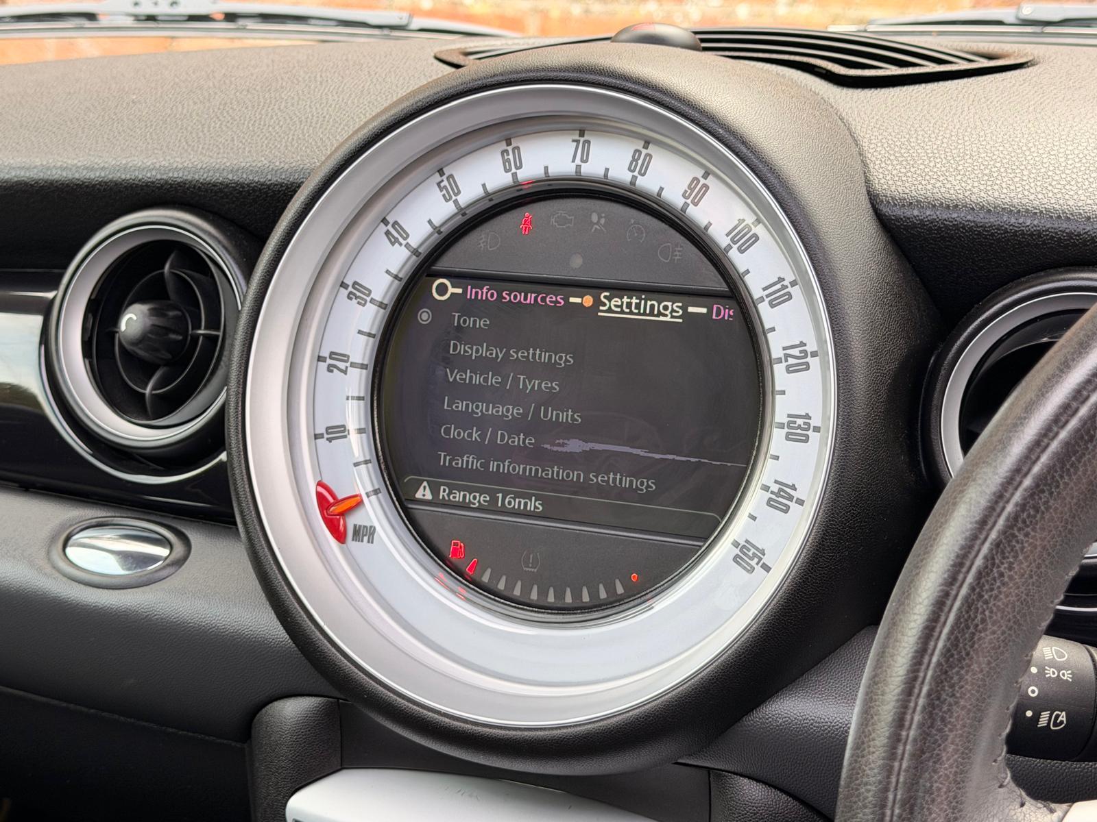 MINI Hatch 1.6 Cooper Hatchback 3dr Petrol Steptronic Euro 4 (120 ps)