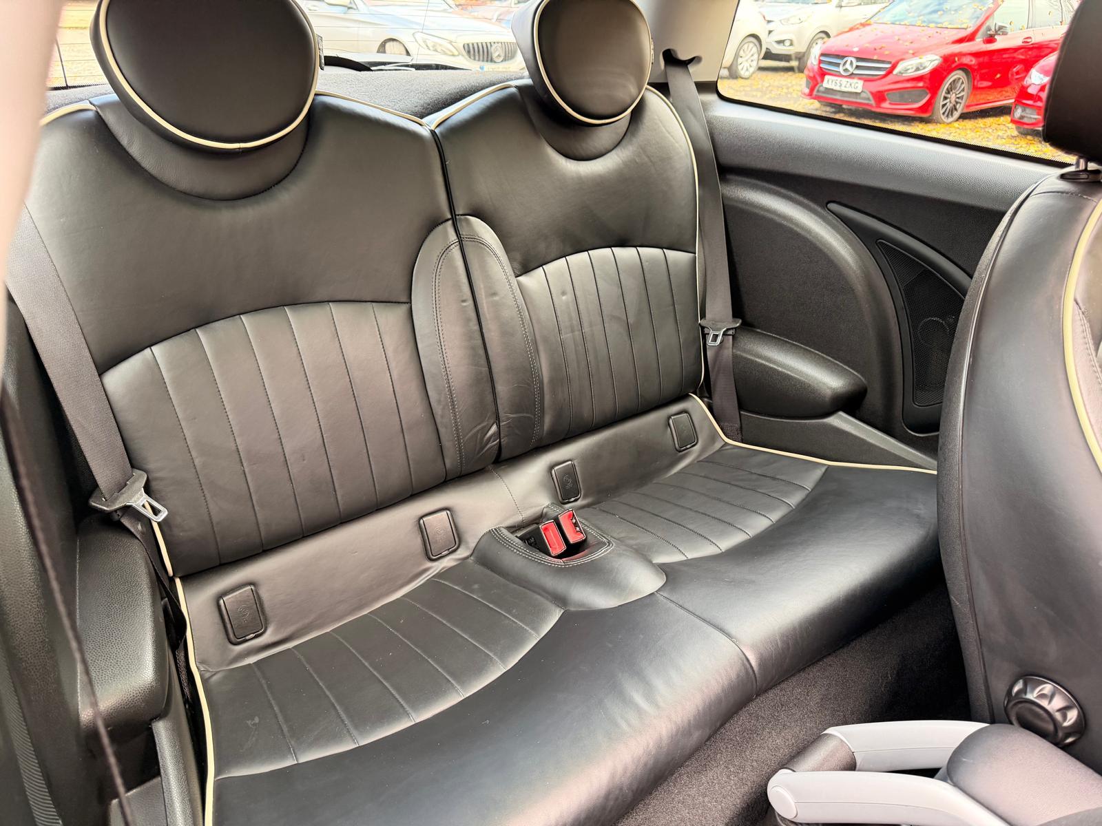 MINI Hatch 1.6 Cooper Hatchback 3dr Petrol Steptronic Euro 4 (120 ps)