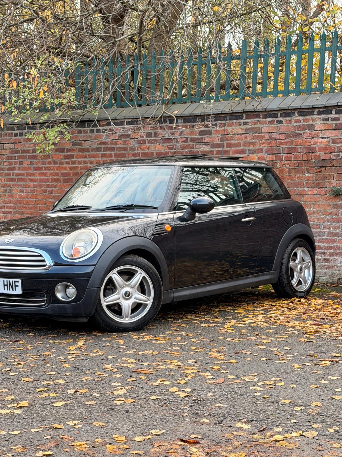 MINI Hatch 1.6 Cooper Hatchback 3dr Petrol Steptronic Euro 4 (120 ps)