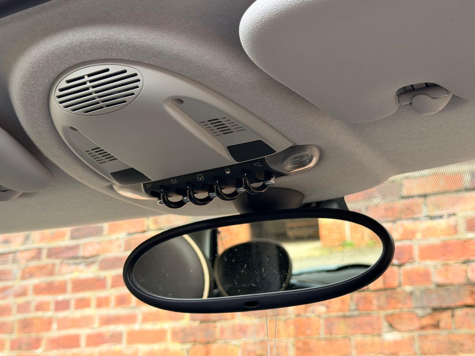 MINI Hatch 1.6 Cooper Hatchback 3dr Petrol Steptronic Euro 4 (120 ps)