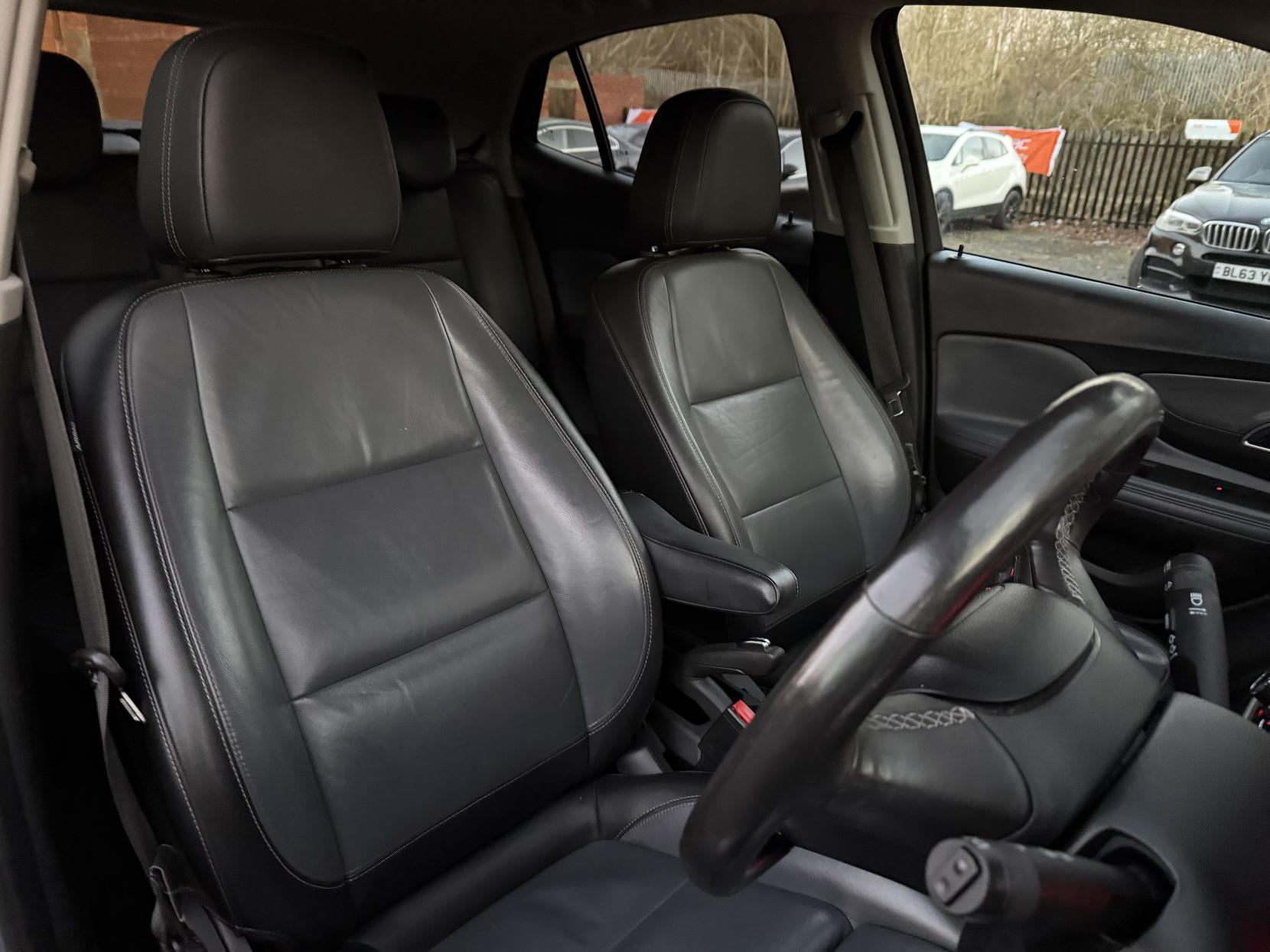 Vauxhall Mokka 1.7 CDTi SE SUV 5dr Diesel Auto 2WD Euro 5 (130 ps)