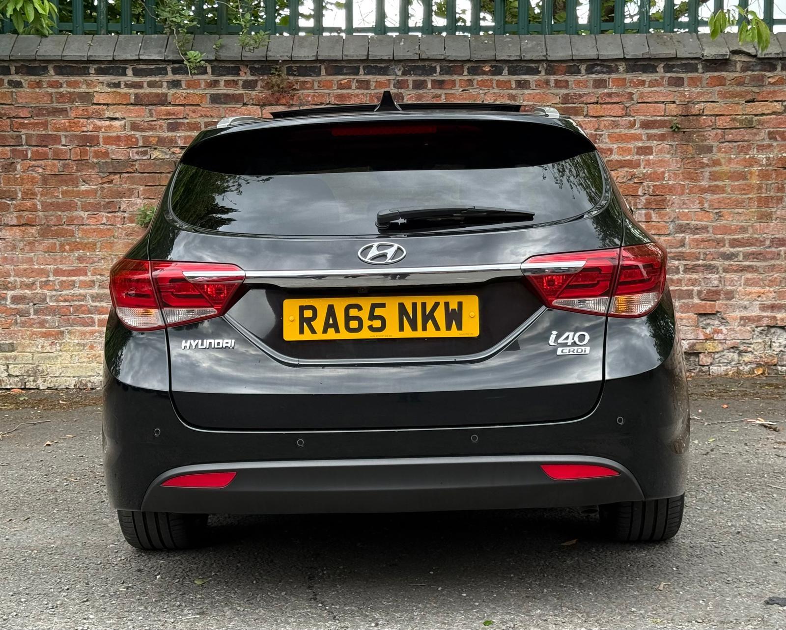 Hyundai i40 1.7 CRDi Blue Drive Premium Tourer 5dr Diesel DCT Euro 6 (s/s) (141 ps)