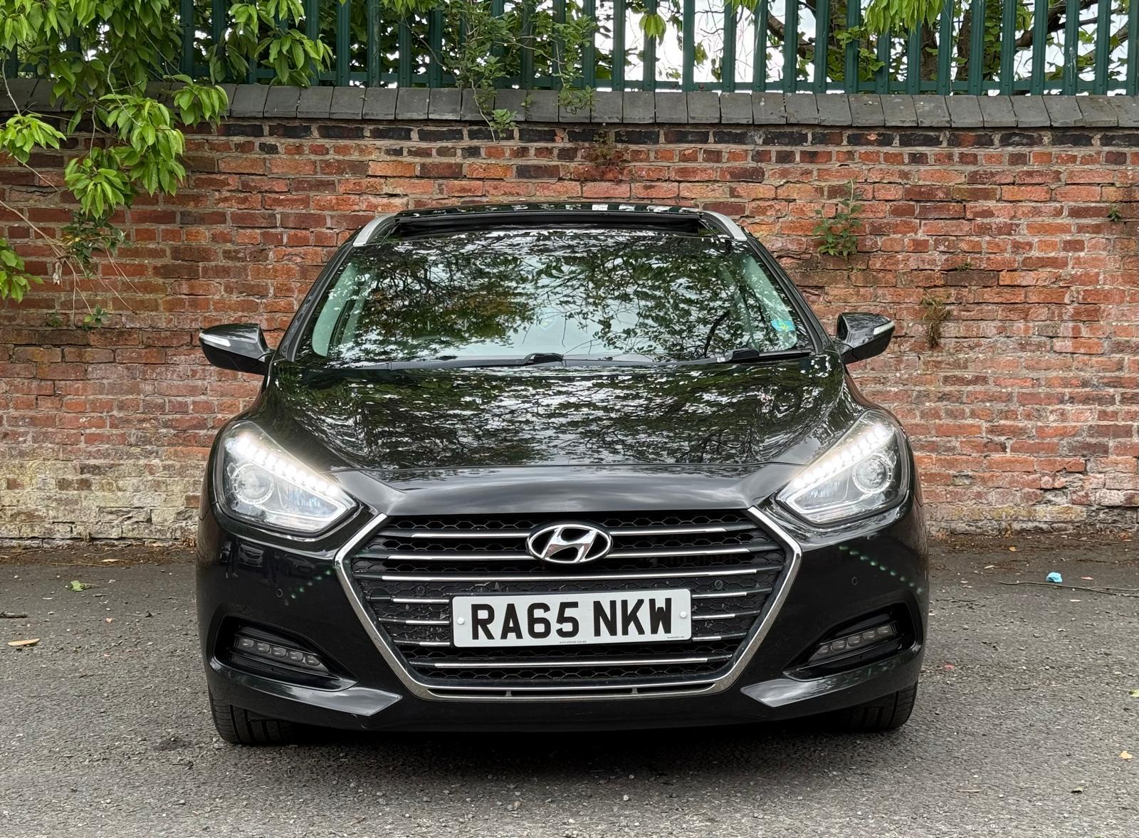 Hyundai i40 1.7 CRDi Blue Drive Premium Tourer 5dr Diesel DCT Euro 6 (s/s) (141 ps)