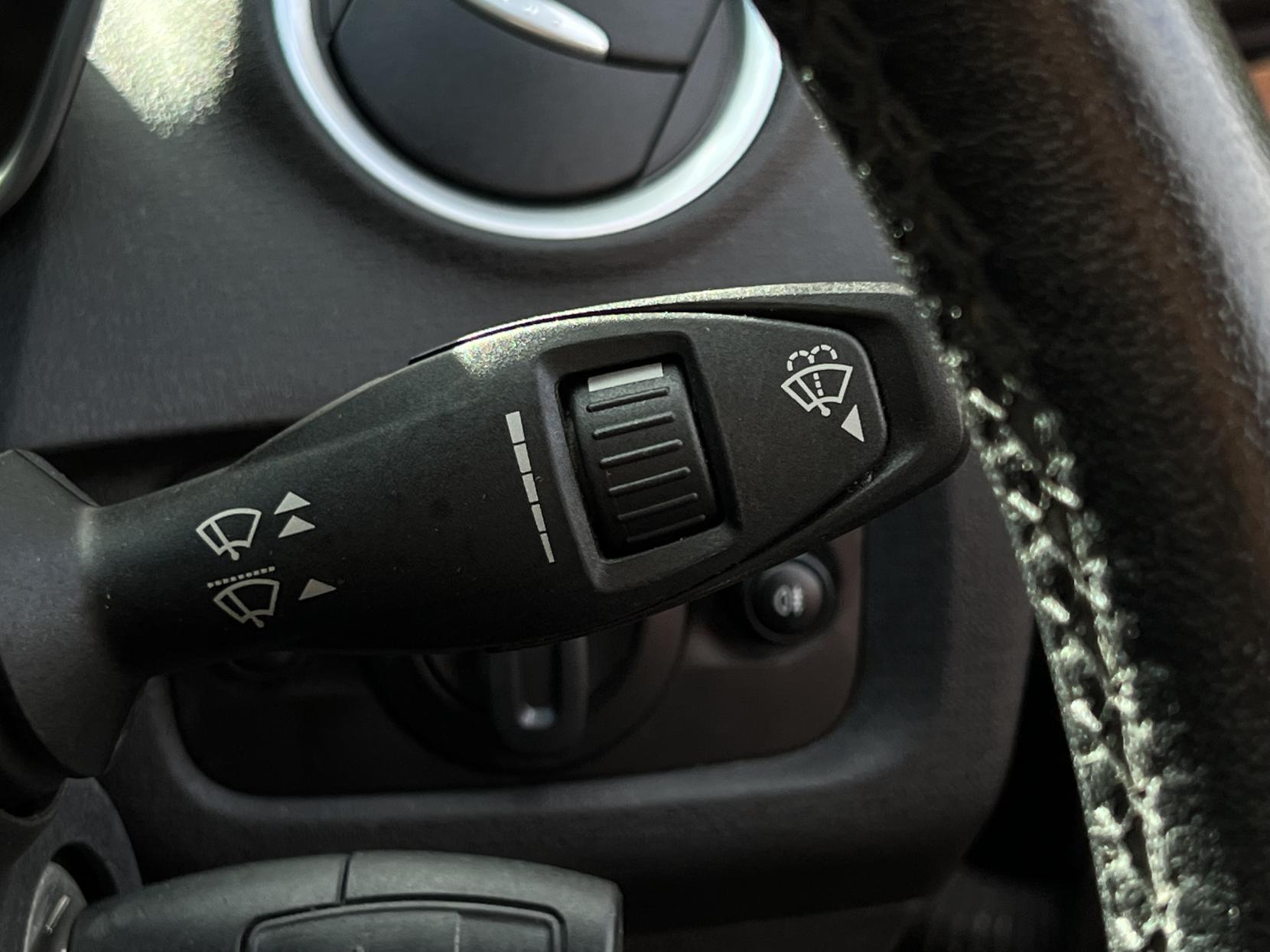 Ford Fiesta 1.0T EcoBoost Zetec Hatchback 5dr Petrol Powershift Euro 6 (100 ps)