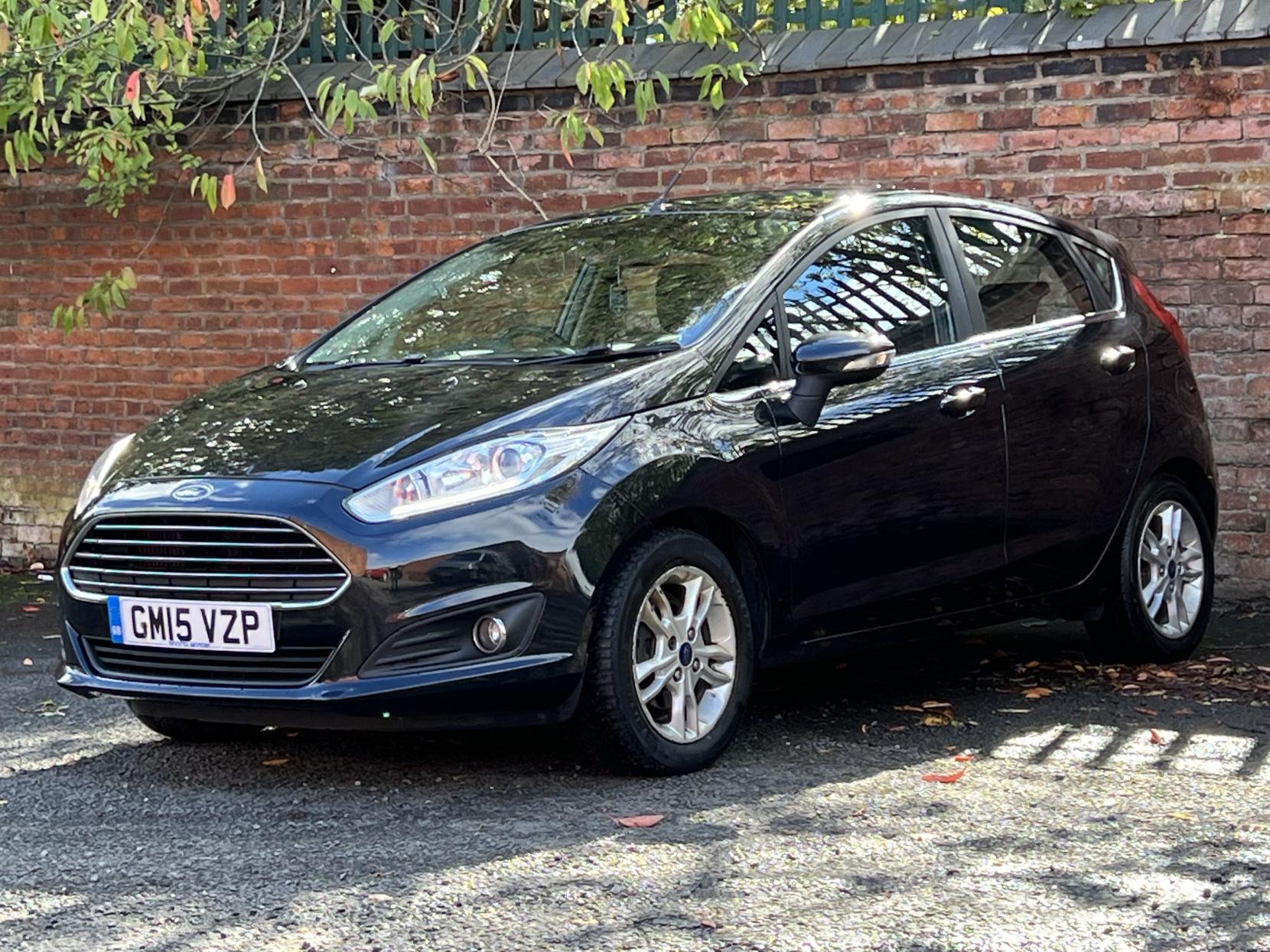 Ford Fiesta 1.0T EcoBoost Zetec Hatchback 5dr Petrol Powershift Euro 6 (100 ps)