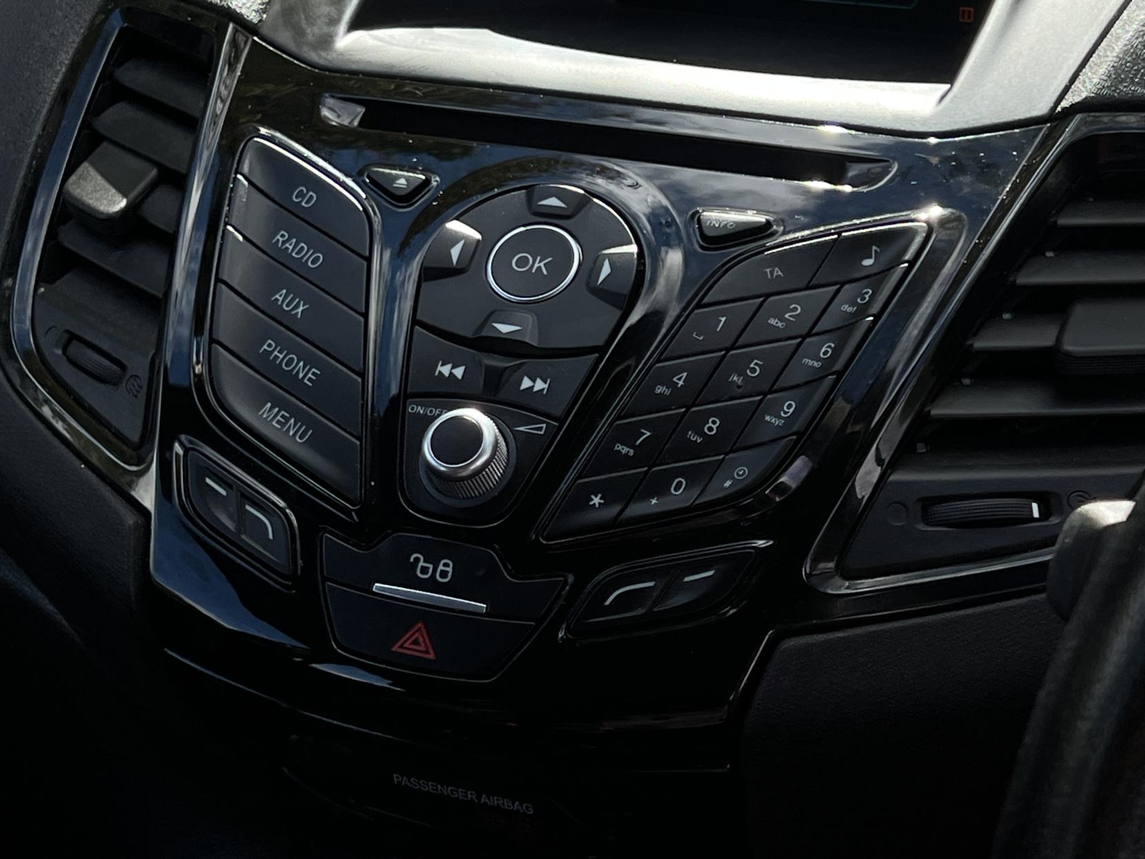 Ford Fiesta 1.0T EcoBoost Zetec Hatchback 5dr Petrol Powershift Euro 6 (100 ps)