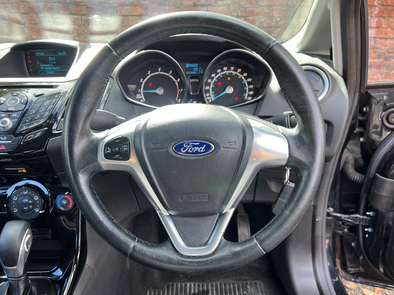 Ford Fiesta 1.0T EcoBoost Zetec Hatchback 5dr Petrol Powershift Euro 6 (100 ps)