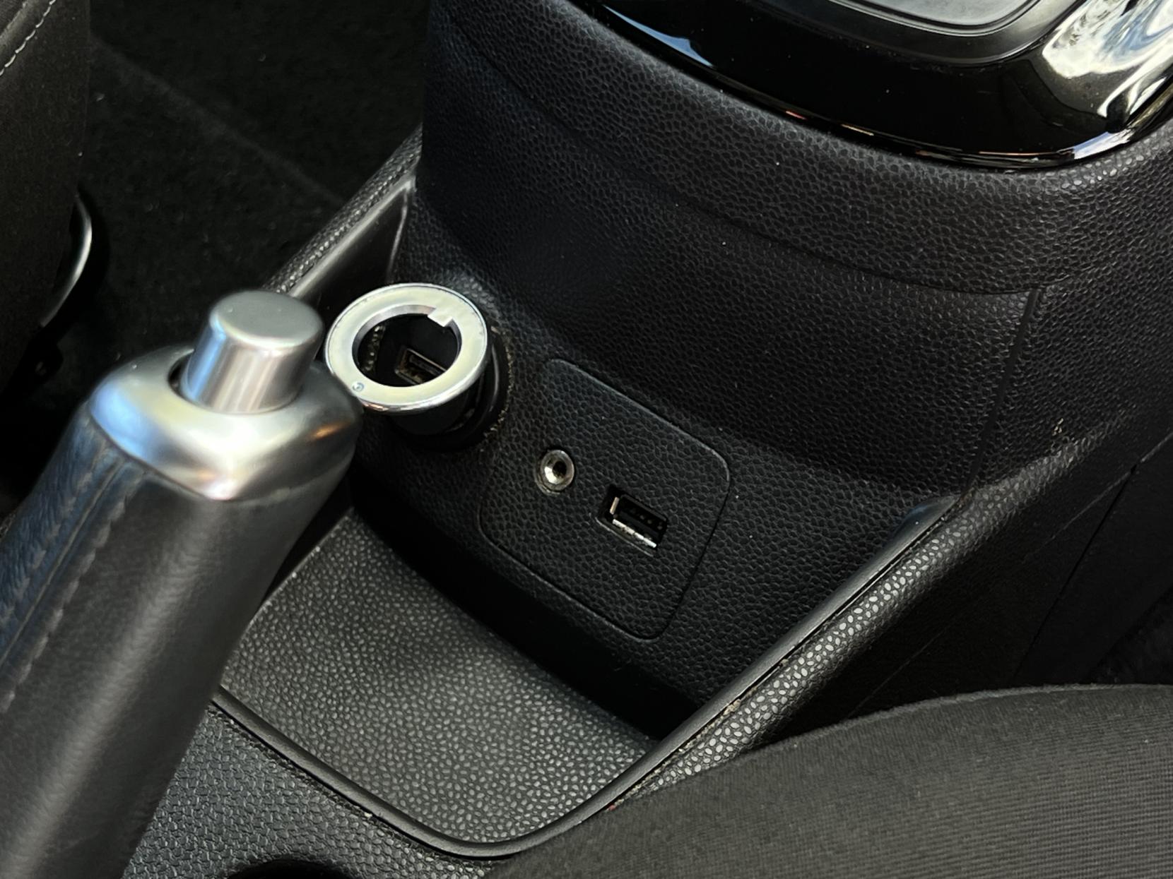 Ford Fiesta 1.0T EcoBoost Zetec Hatchback 5dr Petrol Powershift Euro 6 (100 ps)