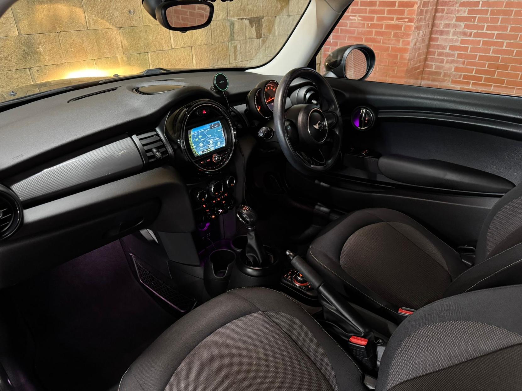 MINI Hatch 1.2 One Hatchback 3dr Petrol Auto Euro 6 (s/s) (102 ps)