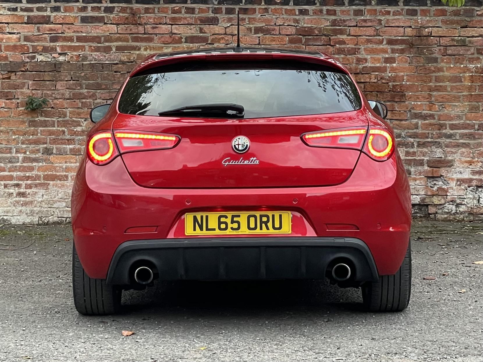 Alfa Romeo Giulietta 2.0 JTDM-2 Sprint Speciale Hatchback 5dr Diesel TCT Euro 6 (s/s) (175 bhp)