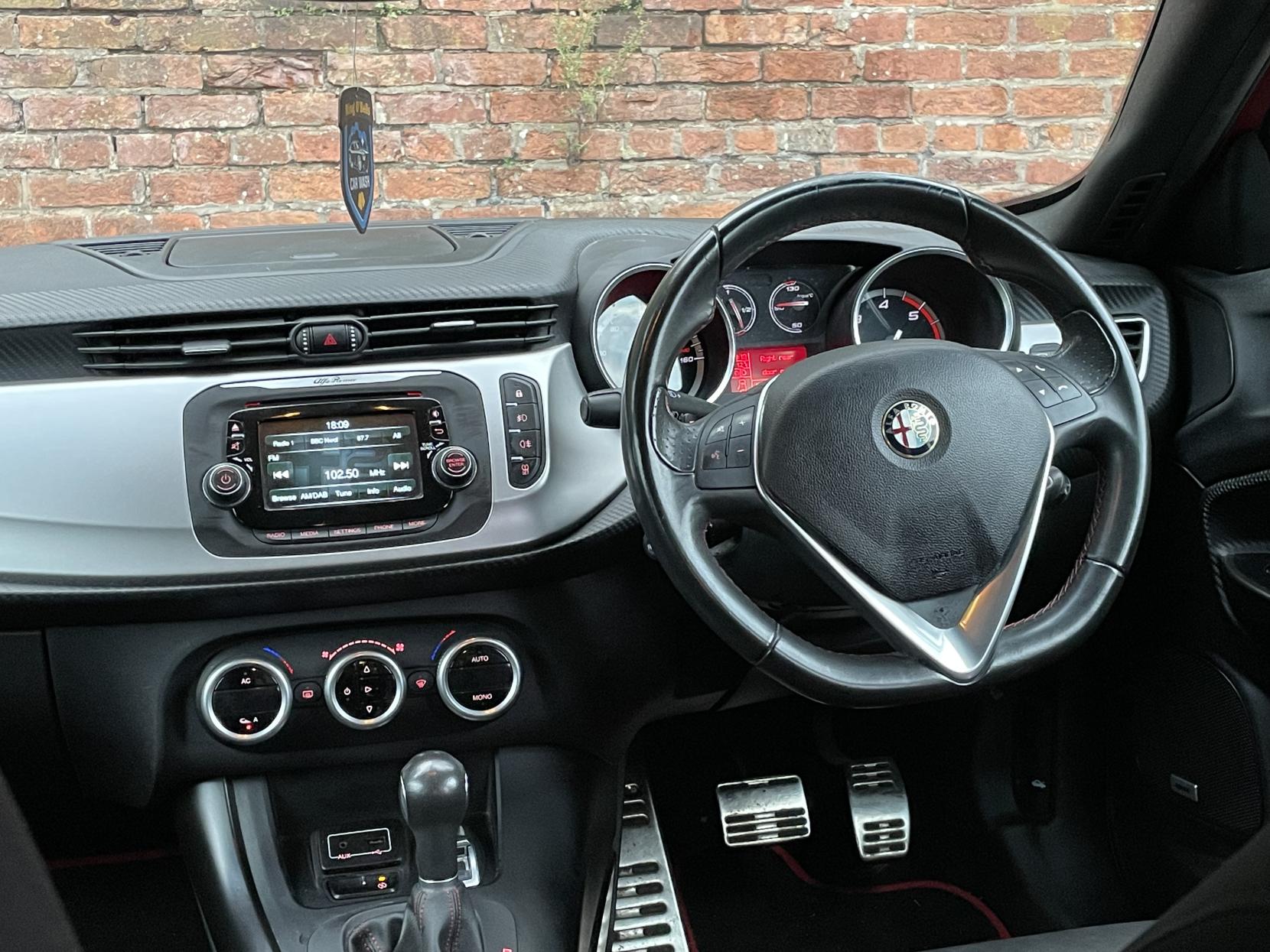 Alfa Romeo Giulietta 2.0 JTDM-2 Sprint Speciale Hatchback 5dr Diesel TCT Euro 6 (s/s) (175 bhp)