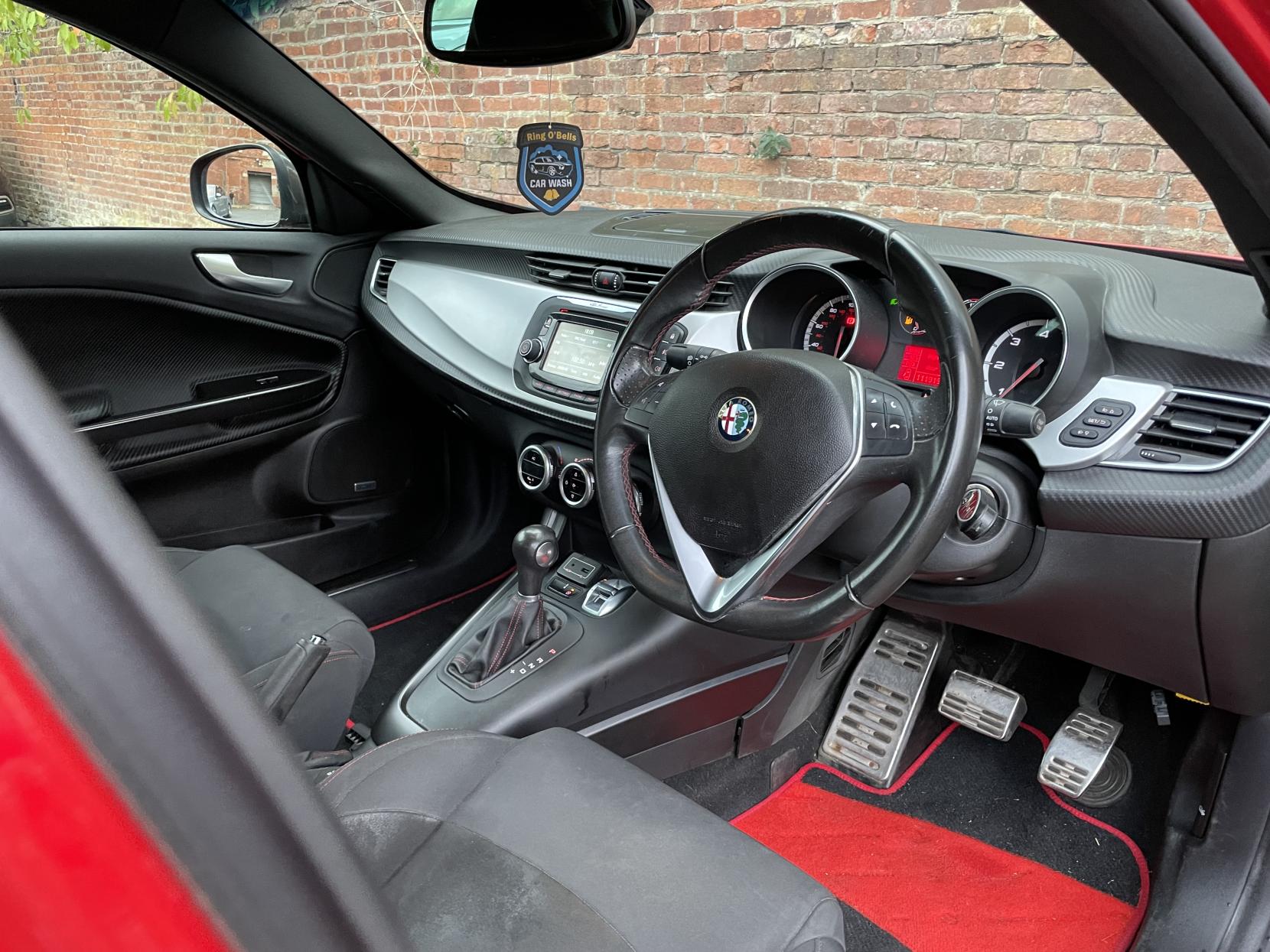 Alfa Romeo Giulietta 2.0 JTDM-2 Sprint Speciale Hatchback 5dr Diesel TCT Euro 6 (s/s) (175 bhp)