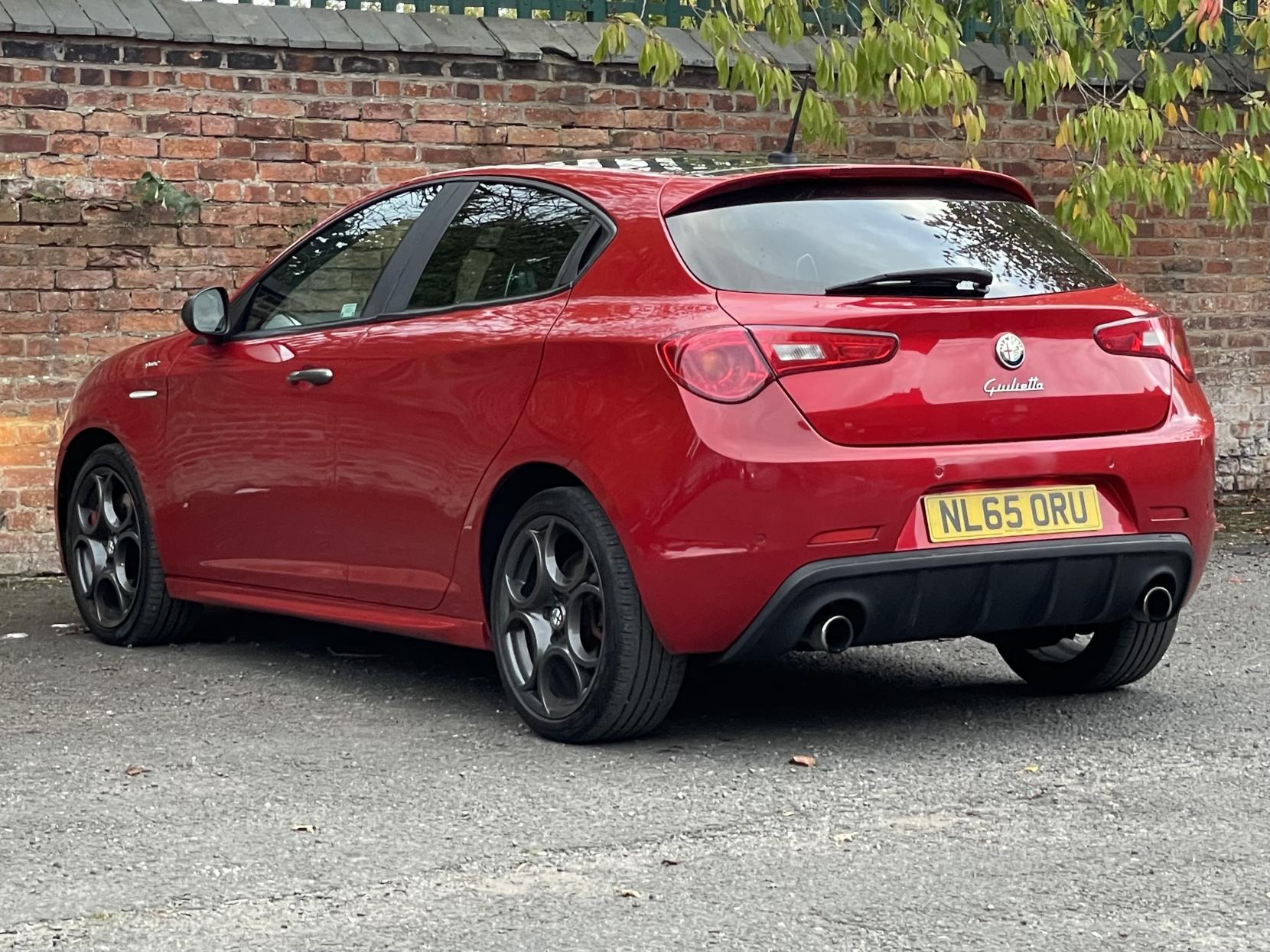 Alfa Romeo Giulietta 2.0 JTDM-2 Sprint Speciale Hatchback 5dr Diesel TCT Euro 6 (s/s) (175 bhp)