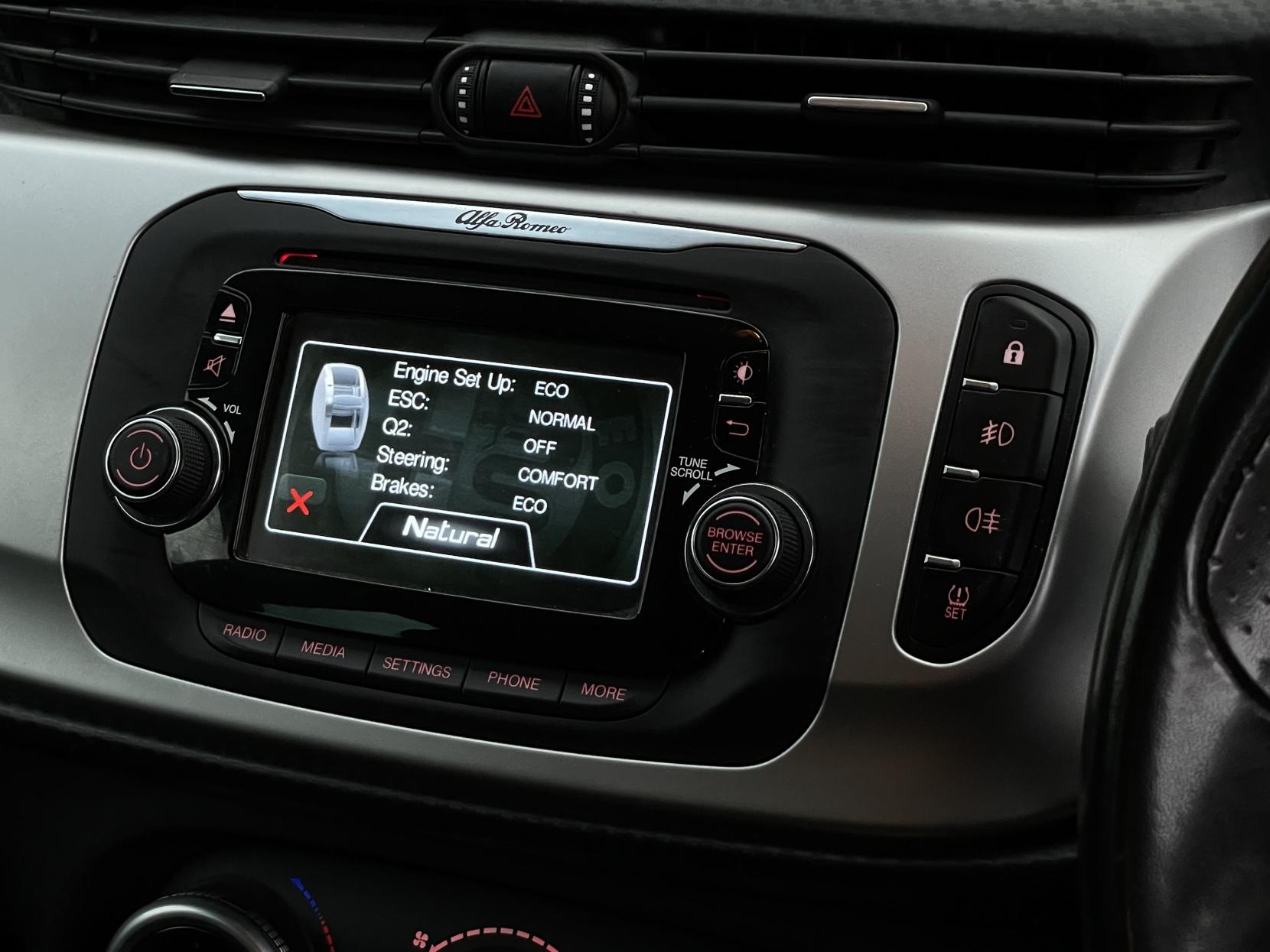 Alfa Romeo Giulietta 2.0 JTDM-2 Sprint Speciale Hatchback 5dr Diesel TCT Euro 6 (s/s) (175 bhp)