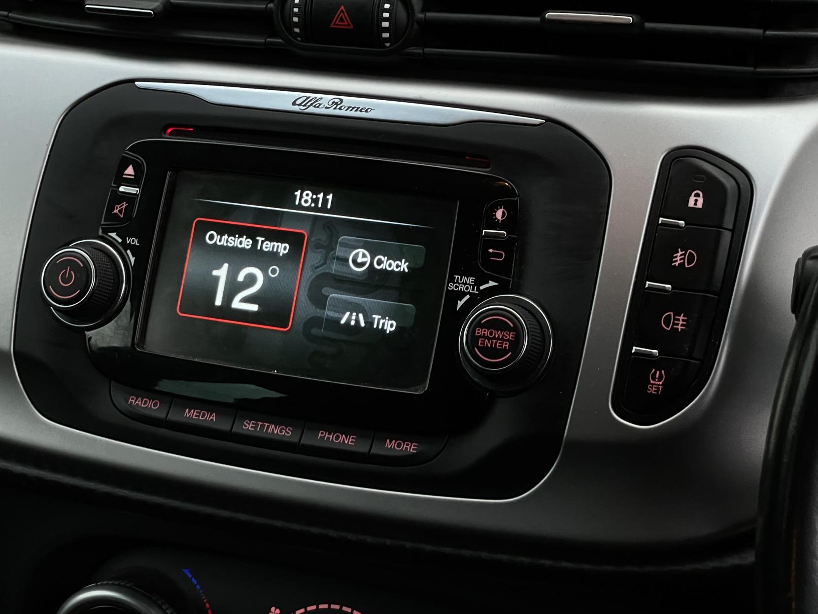 Alfa Romeo Giulietta 2.0 JTDM-2 Sprint Speciale Hatchback 5dr Diesel TCT Euro 6 (s/s) (175 bhp)