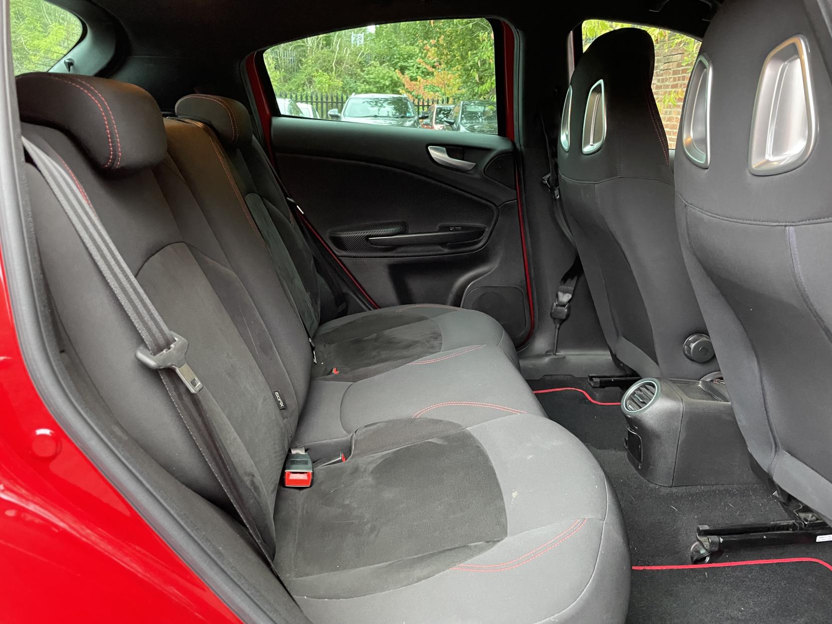 Alfa Romeo Giulietta 2.0 JTDM-2 Sprint Speciale Hatchback 5dr Diesel TCT Euro 6 (s/s) (175 bhp)