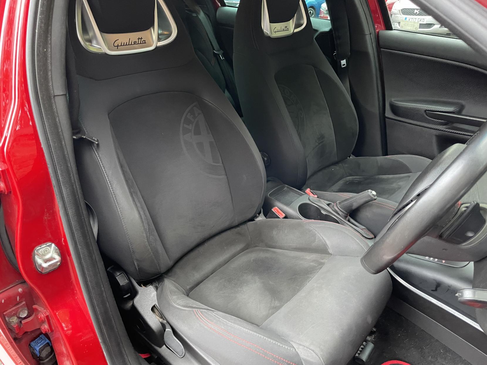 Alfa Romeo Giulietta 2.0 JTDM-2 Sprint Speciale Hatchback 5dr Diesel TCT Euro 6 (s/s) (175 bhp)