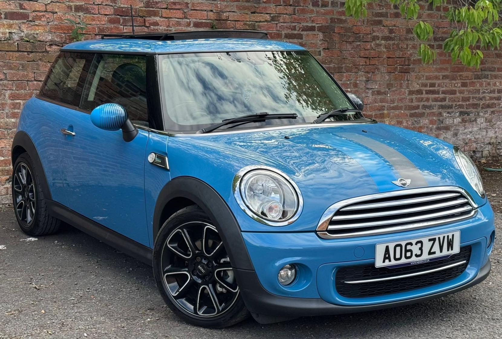 MINI Hatch 2.0 Cooper D Bayswater Hatchback 3dr Diesel Auto Euro 5 (112 ps)