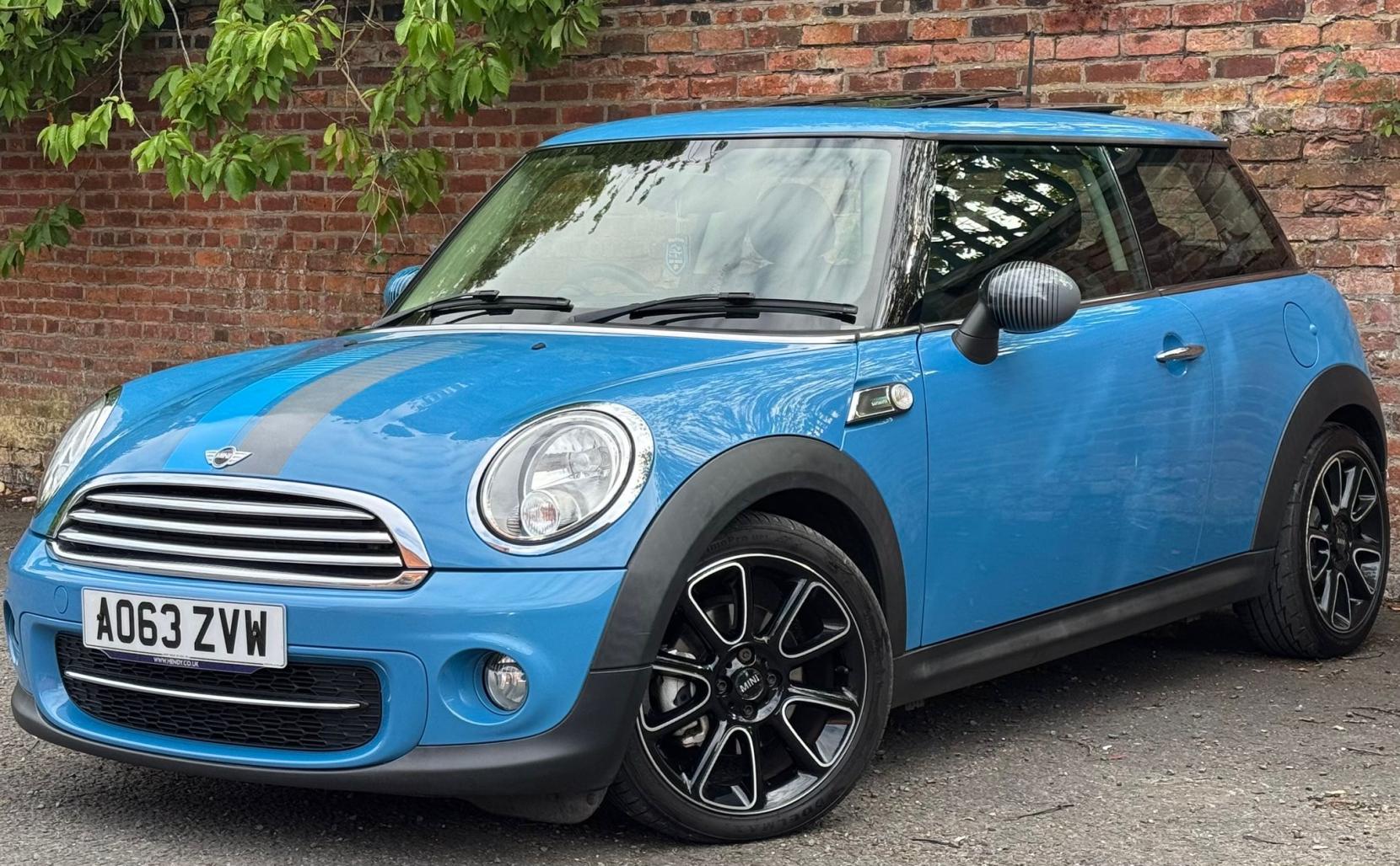 MINI Hatch 2.0 Cooper D Bayswater Hatchback 3dr Diesel Auto Euro 5 (112 ps)