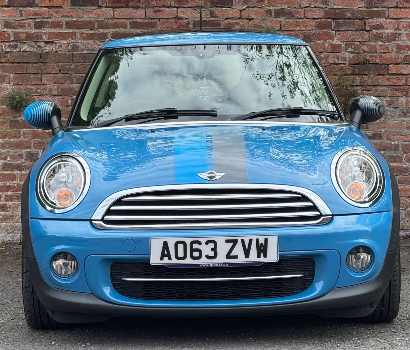 MINI Hatch 2.0 Cooper D Bayswater Hatchback 3dr Diesel Auto Euro 5 (112 ps)