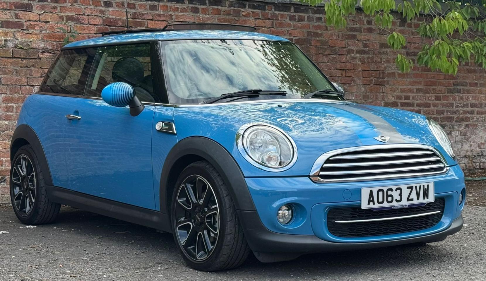 MINI Hatch 2.0 Cooper D Bayswater Hatchback 3dr Diesel Auto Euro 5 (112 ps)