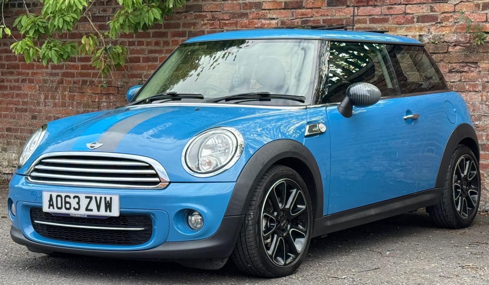 MINI Hatch 2.0 Cooper D Bayswater Hatchback 3dr Diesel Auto Euro 5 (112 ps)