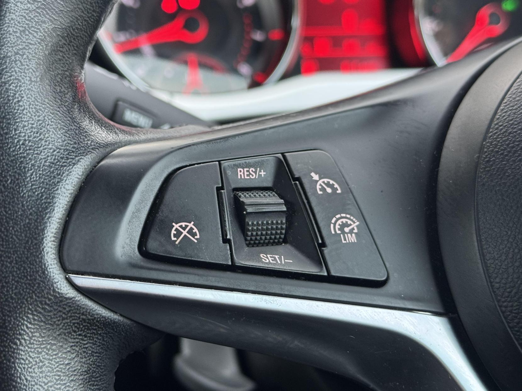 Vauxhall ADAM 1.4i JAM Hatchback 3dr Petrol Manual Euro 6 (87 ps)