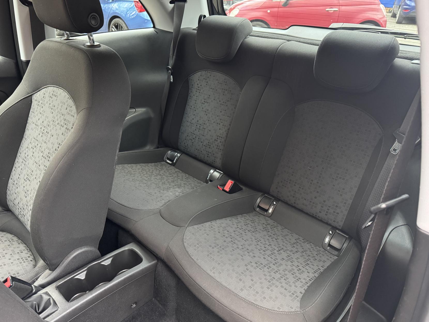 Vauxhall ADAM 1.4i JAM Hatchback 3dr Petrol Manual Euro 6 (87 ps)